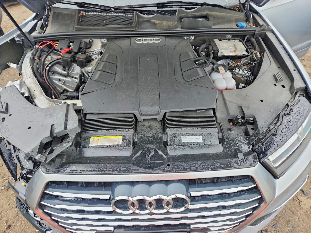 2019 Audi Q7 Premium Plus Серебряный vin: WA1LAAF77KD035046