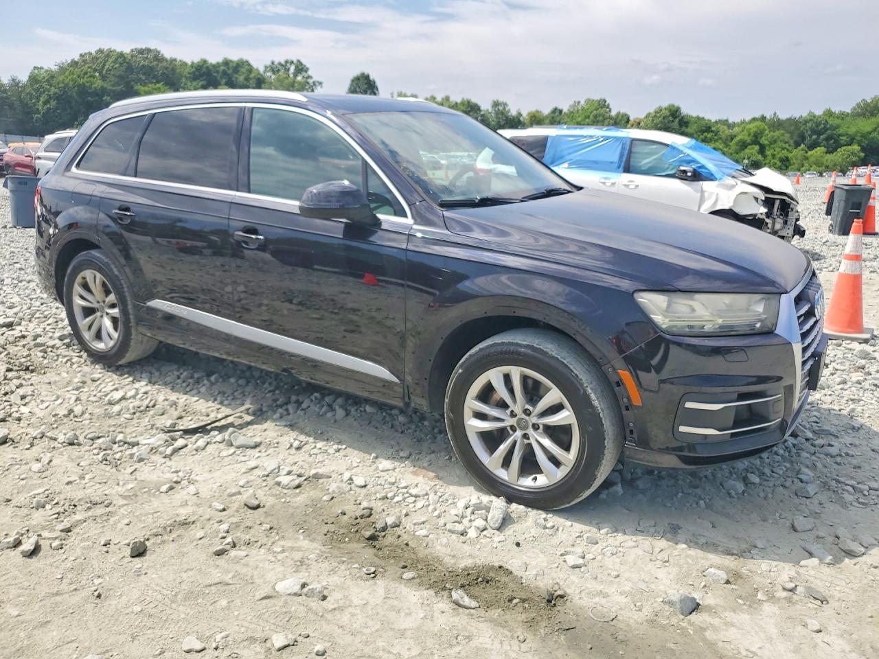 2017 Audi Q7 Premium Plus Черный vin: WA1LAAF78HD010097