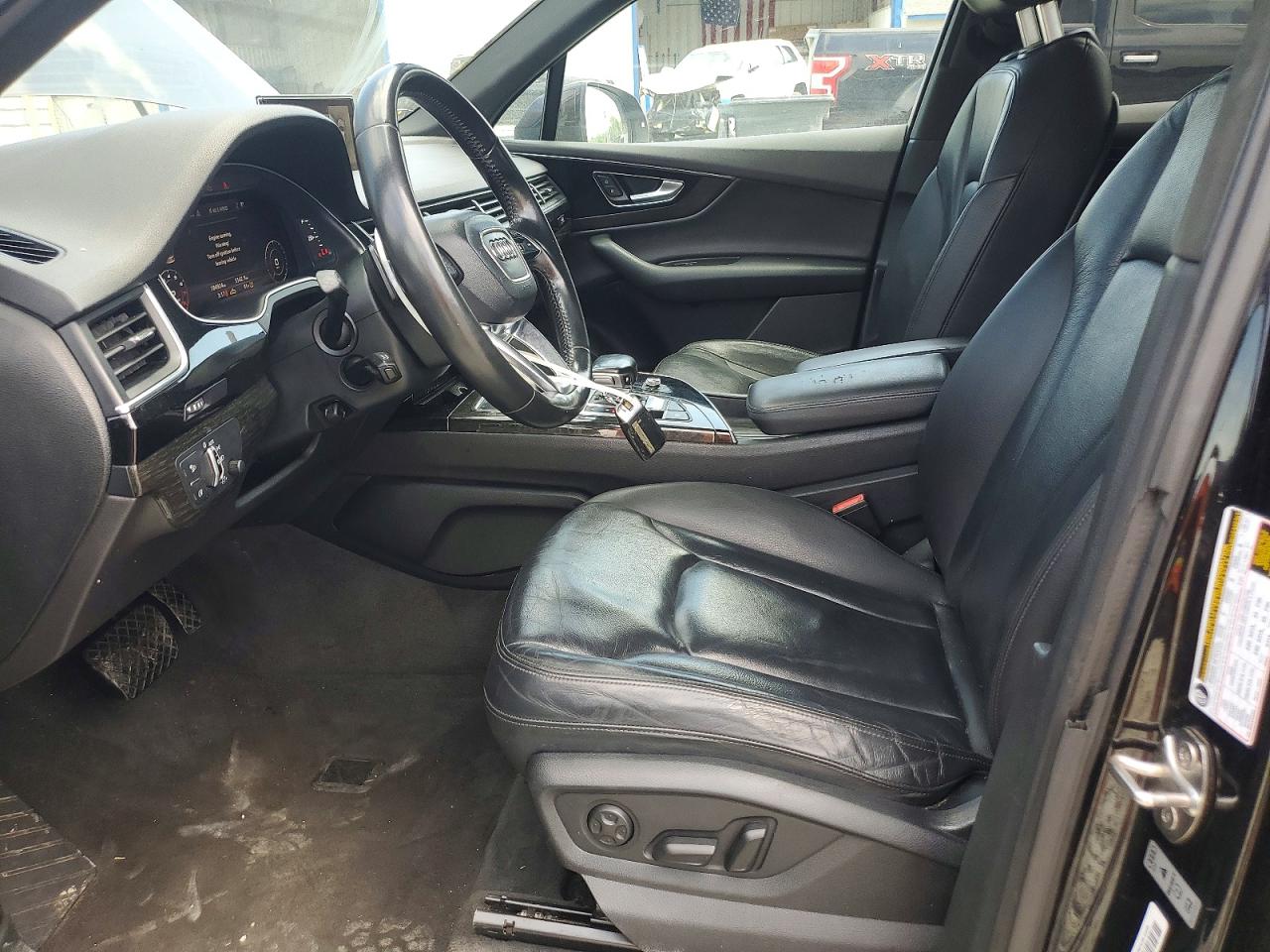 2017 Audi Q7 Premium Plus Черный vin: WA1LAAF78HD010097