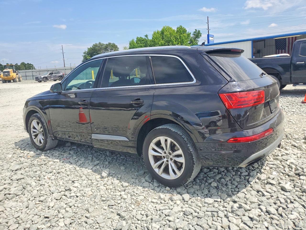2017 Audi Q7 Premium Plus Черный vin: WA1LAAF78HD010097