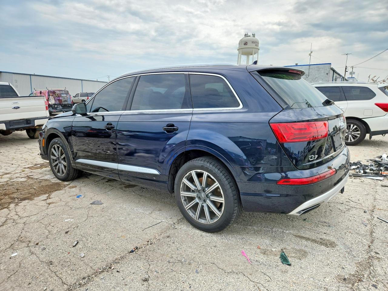2017 Audi Q7 Premium Plus Blue vin: WA1LAAF78HD058750