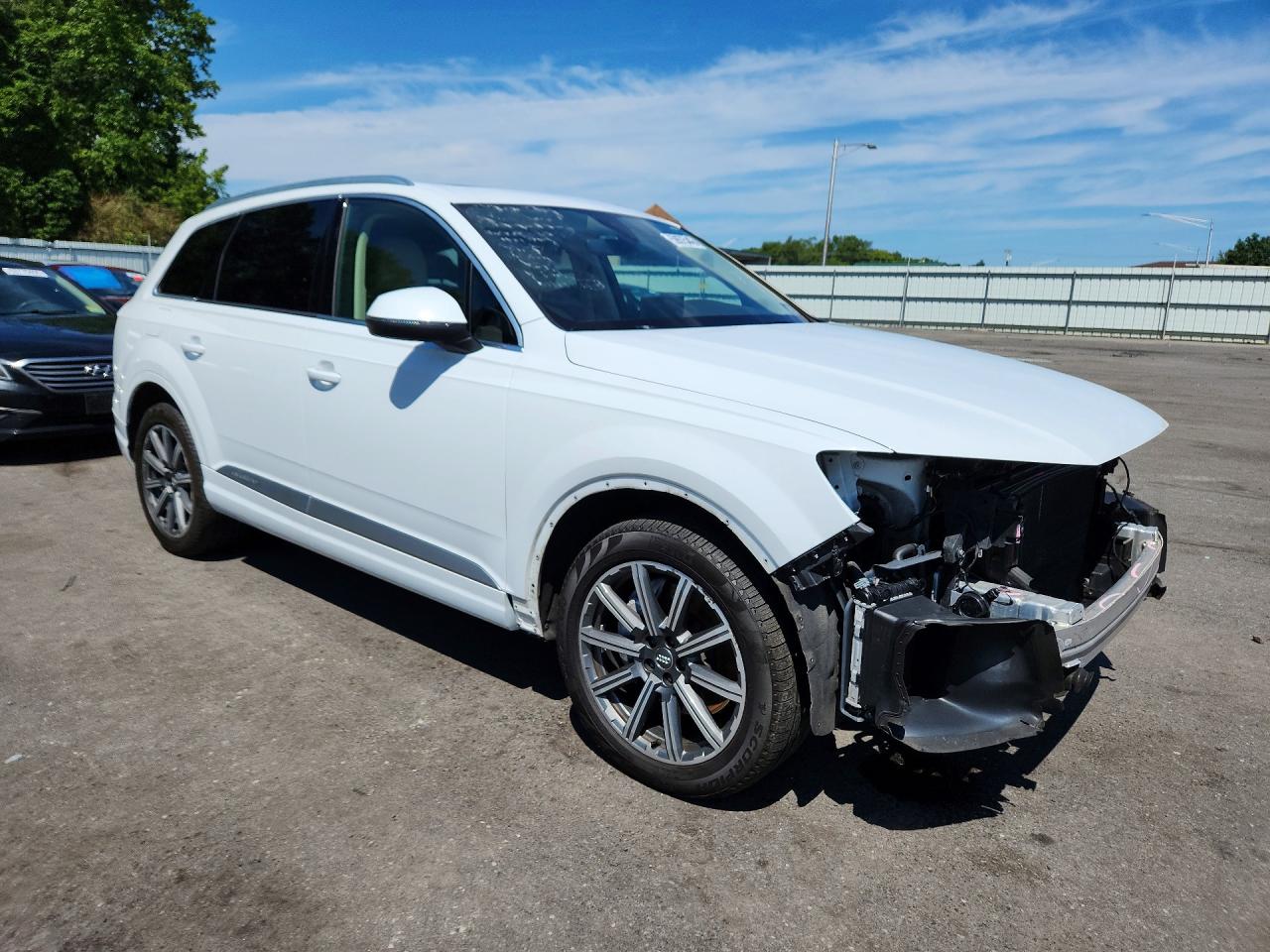 2019 Audi Q7 Premium Plus White vin: WA1LAAF78KD009121