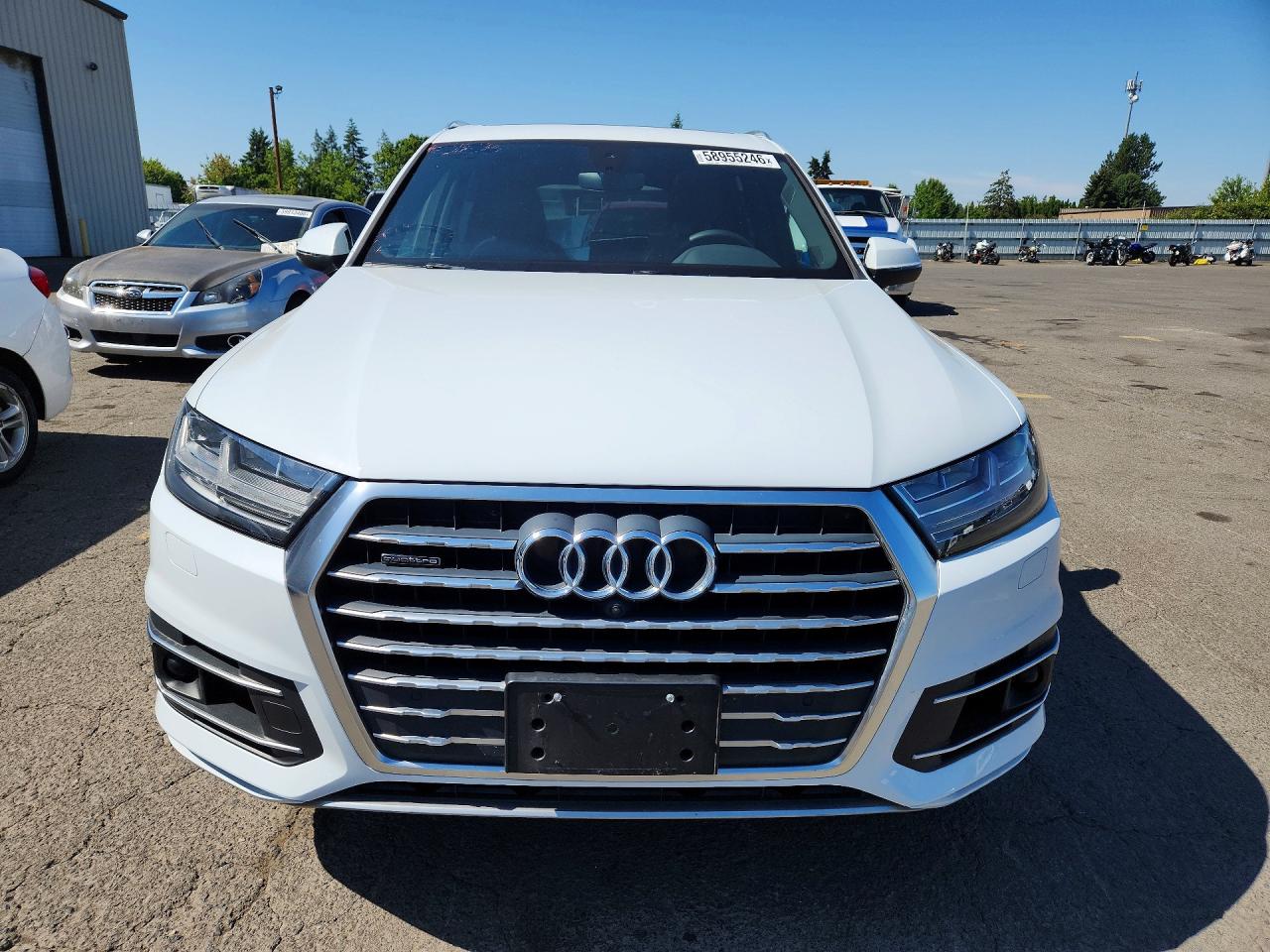2018 Audi Q7 Premium Plus White vin: WA1LAAF79JD031093