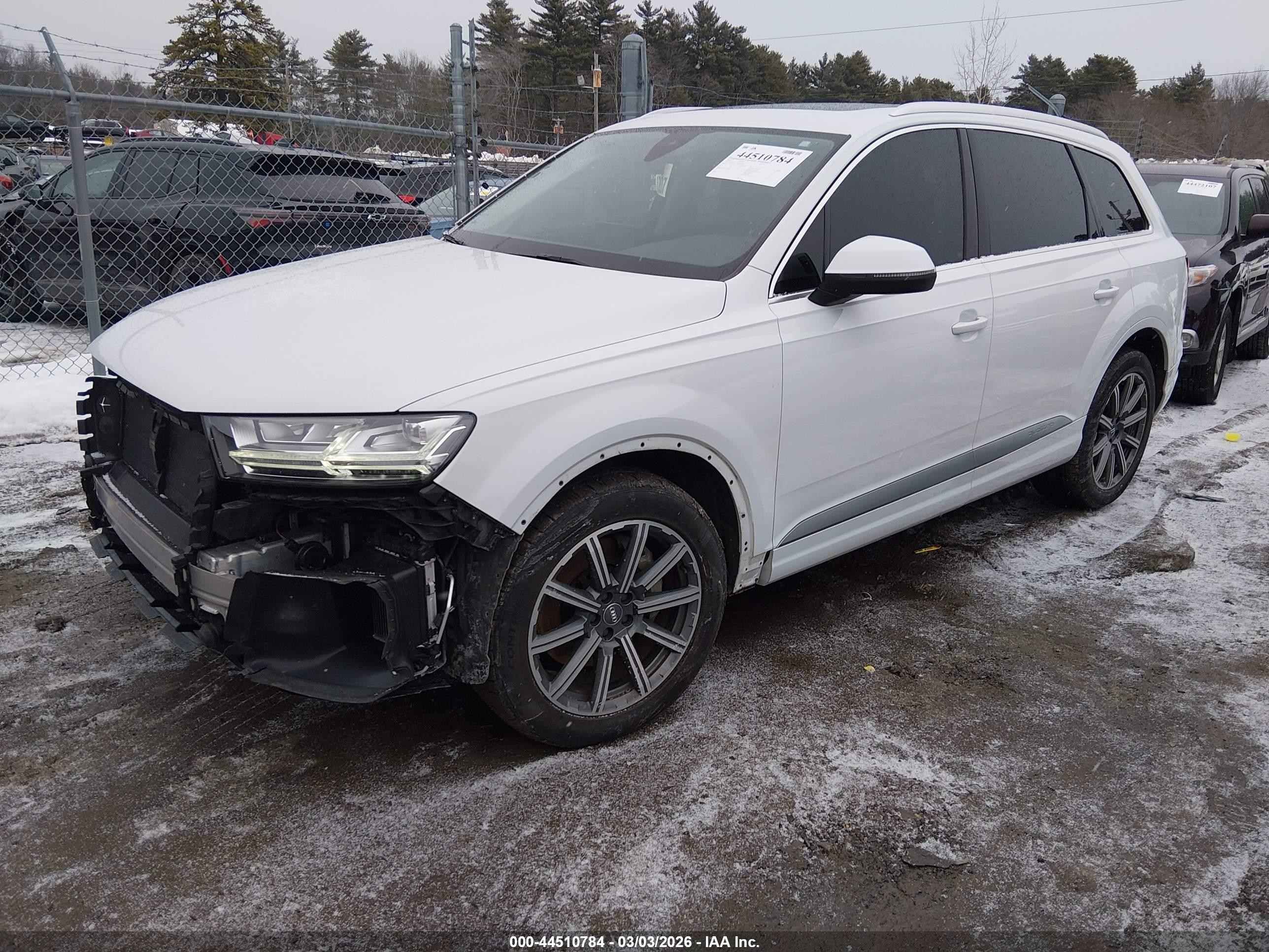 2018 Audi Q7 3.0t Premium White vin: WA1LAAF7XJD052793