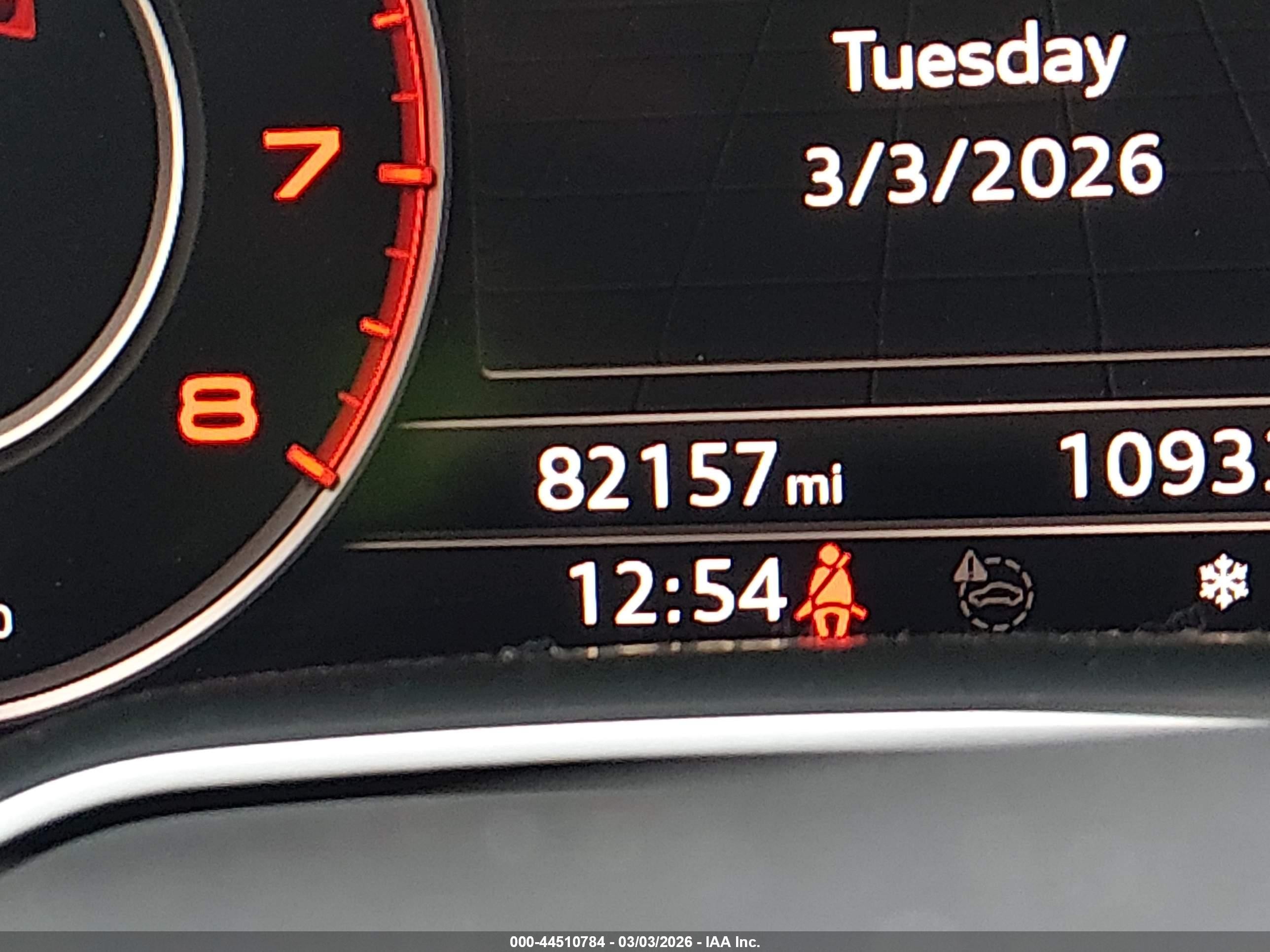 2018 Audi Q7 3.0t Premium White vin: WA1LAAF7XJD052793