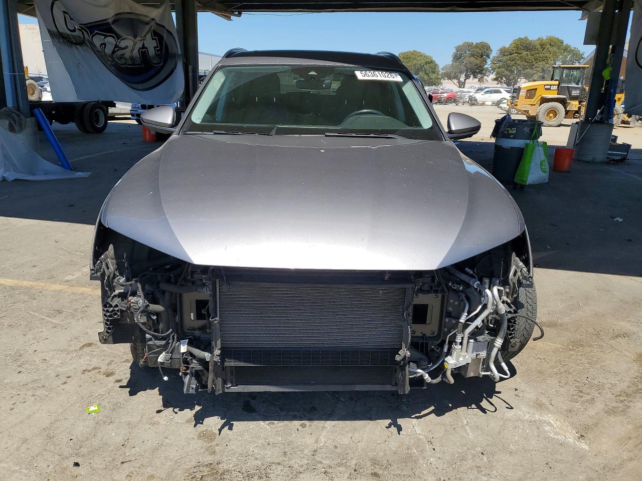 2019 Audi E-tron Premium Plus Gray vin: WA1LAAGE4KB005916