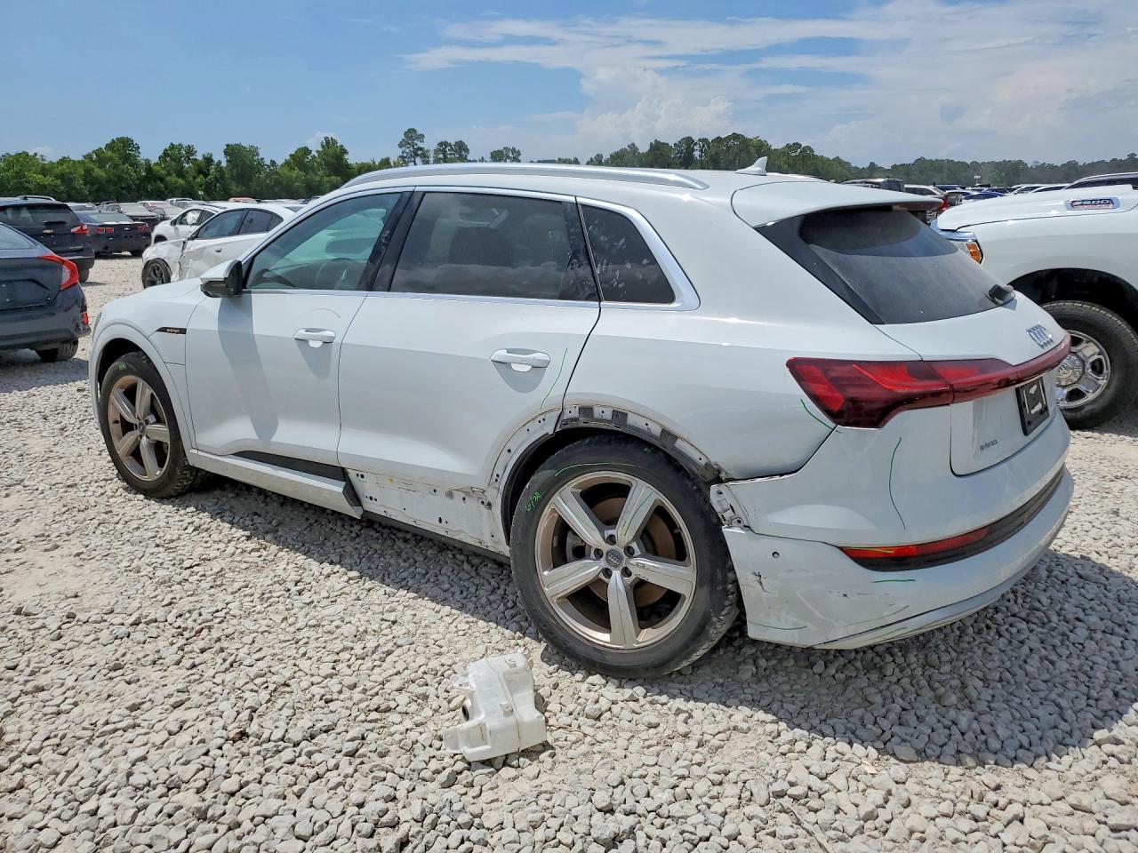 2019 Audi E-tron Premium Plus White vin: WA1LAAGE8KB024971
