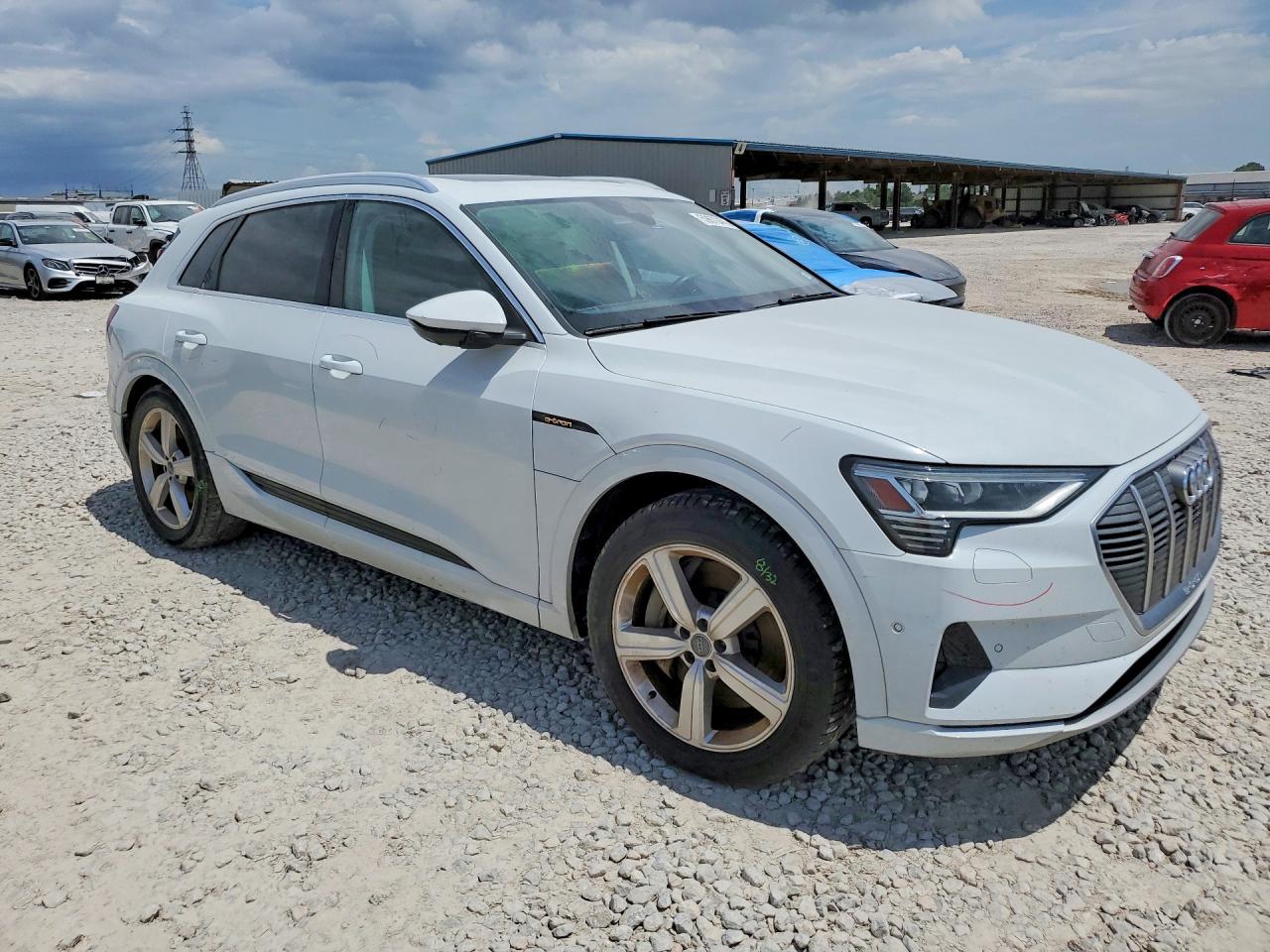 2019 Audi E-tron Premium Plus White vin: WA1LAAGE8KB024971