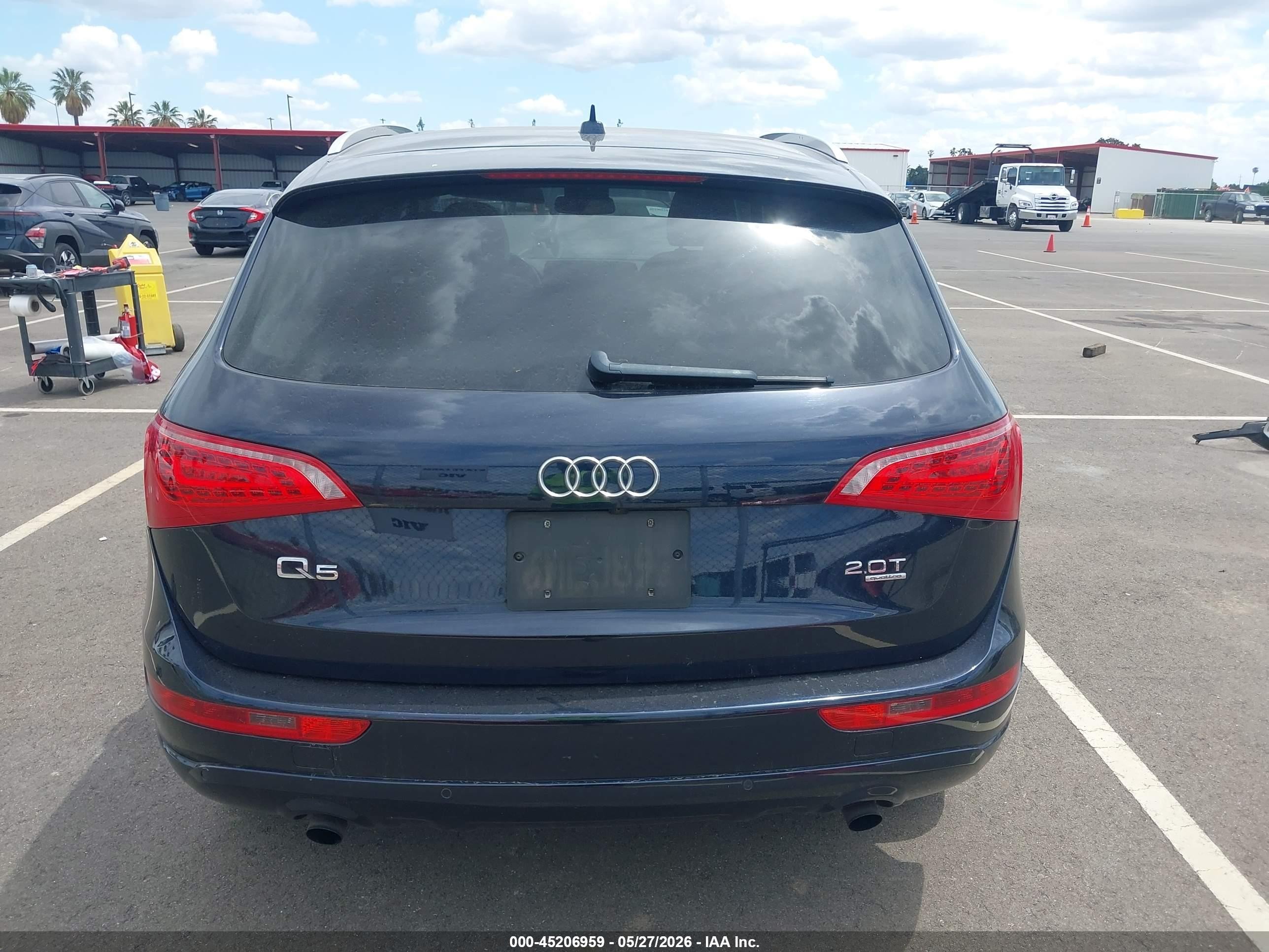 2011 Audi Q5 2.0t Premium Dark Blue vin: WA1LFAFP0BA017118