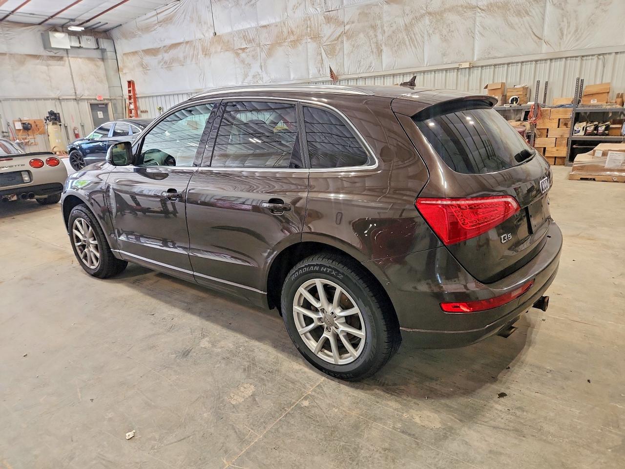 2011 Audi Q5 Premium Plus Brown vin: WA1LFAFP0BA029169