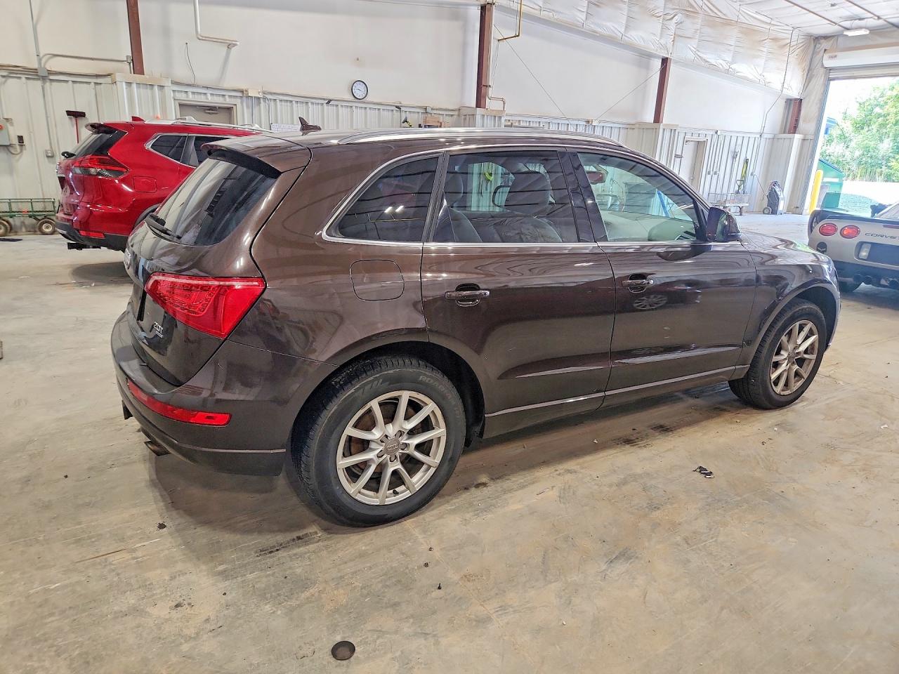 2011 Audi Q5 Premium Plus Brown vin: WA1LFAFP0BA029169