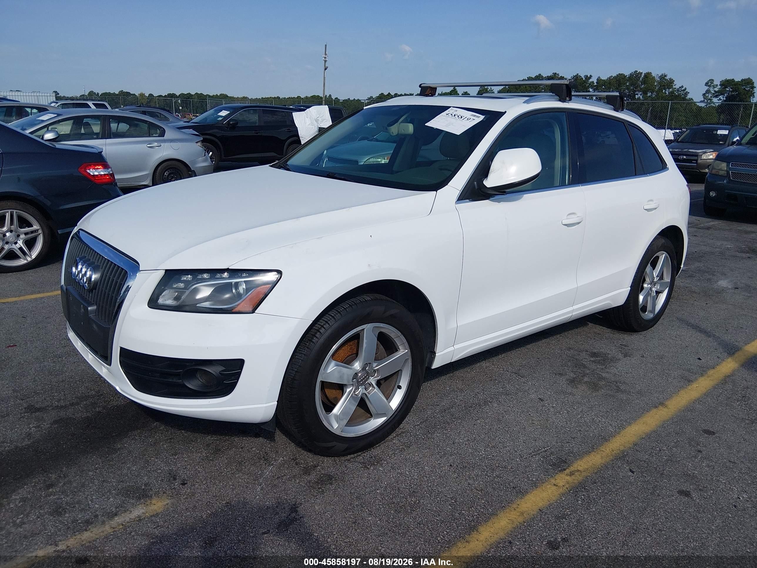 2011 Audi Q5 2.0t Premium White vin: WA1LFAFP0BA045534