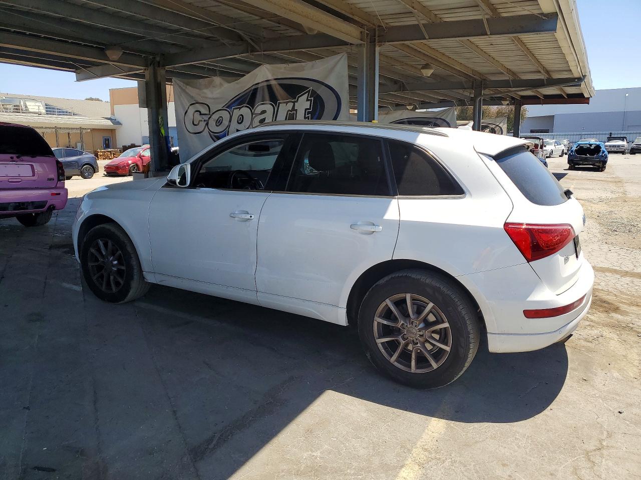 2011 Audi Q5 Premium Plus White vin: WA1LFAFP0BA065296