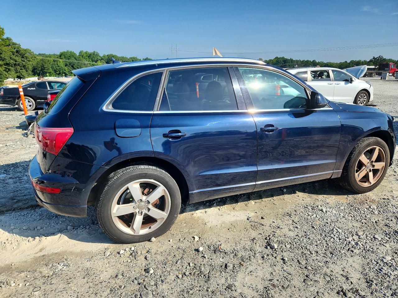 2011 Audi Q5 Premium Plus Синий vin: WA1LFAFP0BA069784