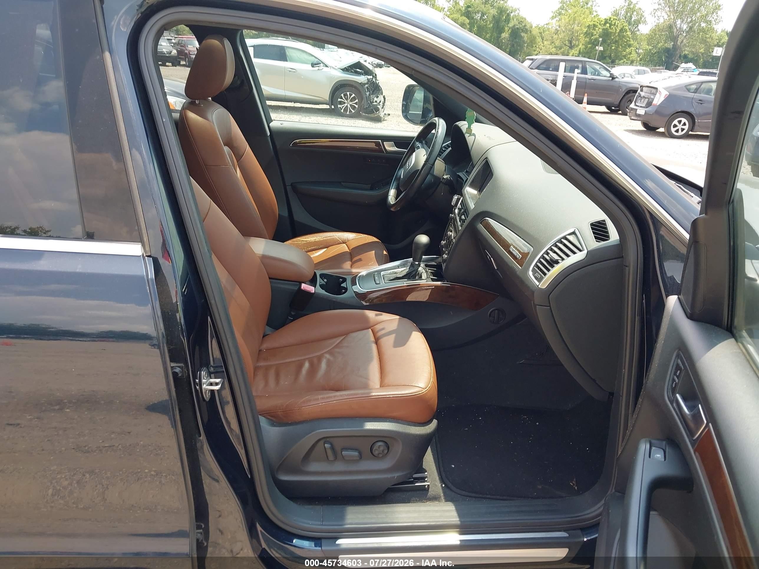2011 Audi Q5 2.0t Premium Blue vin: WA1LFAFP0BA082986