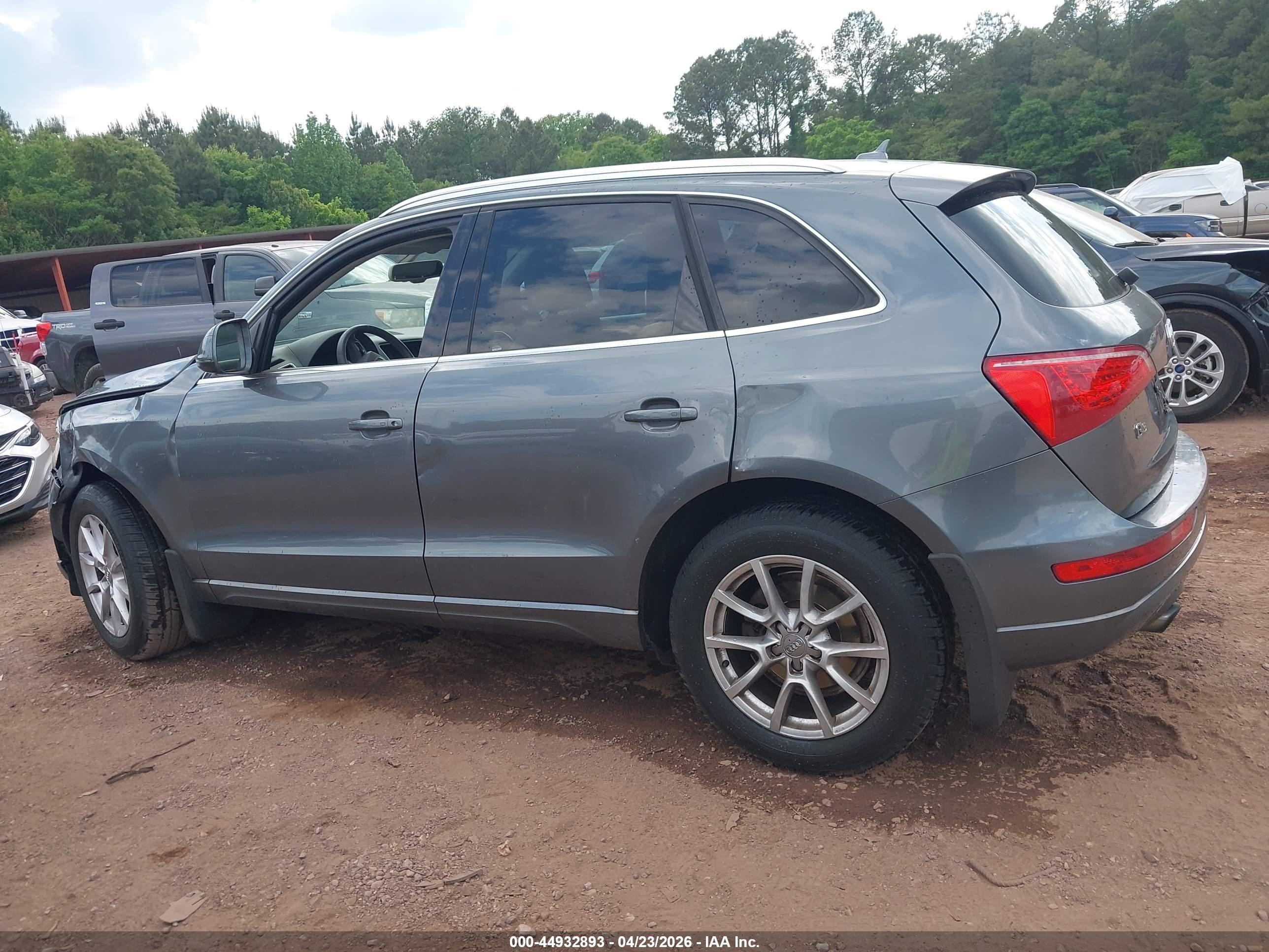 2012 Audi Q5 2.0t Premium Gray vin: WA1LFAFP0CA060438