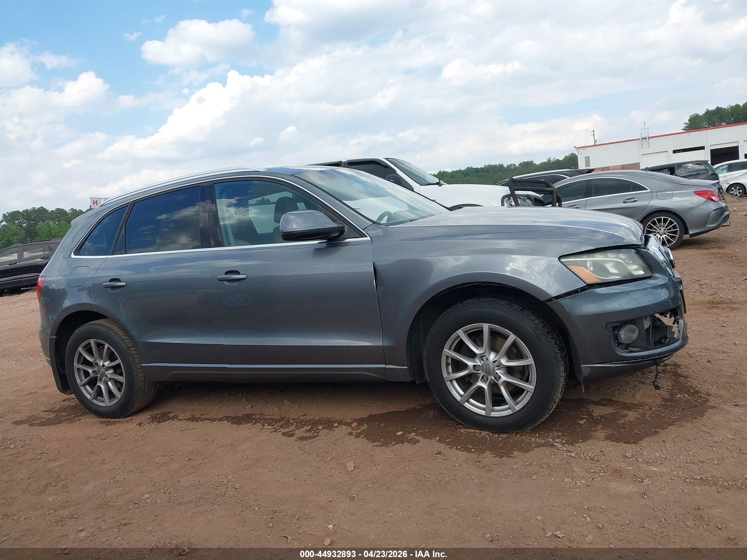 2012 Audi Q5 2.0t Premium Gray vin: WA1LFAFP0CA060438