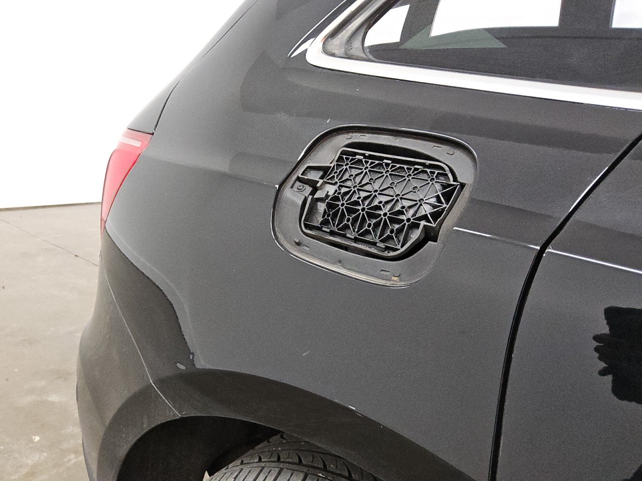 2012 Audi Q5 Premium Plus Черный vin: WA1LFAFP0CA108763 Damage: Right Fuel Door, Broken, Replacement Required