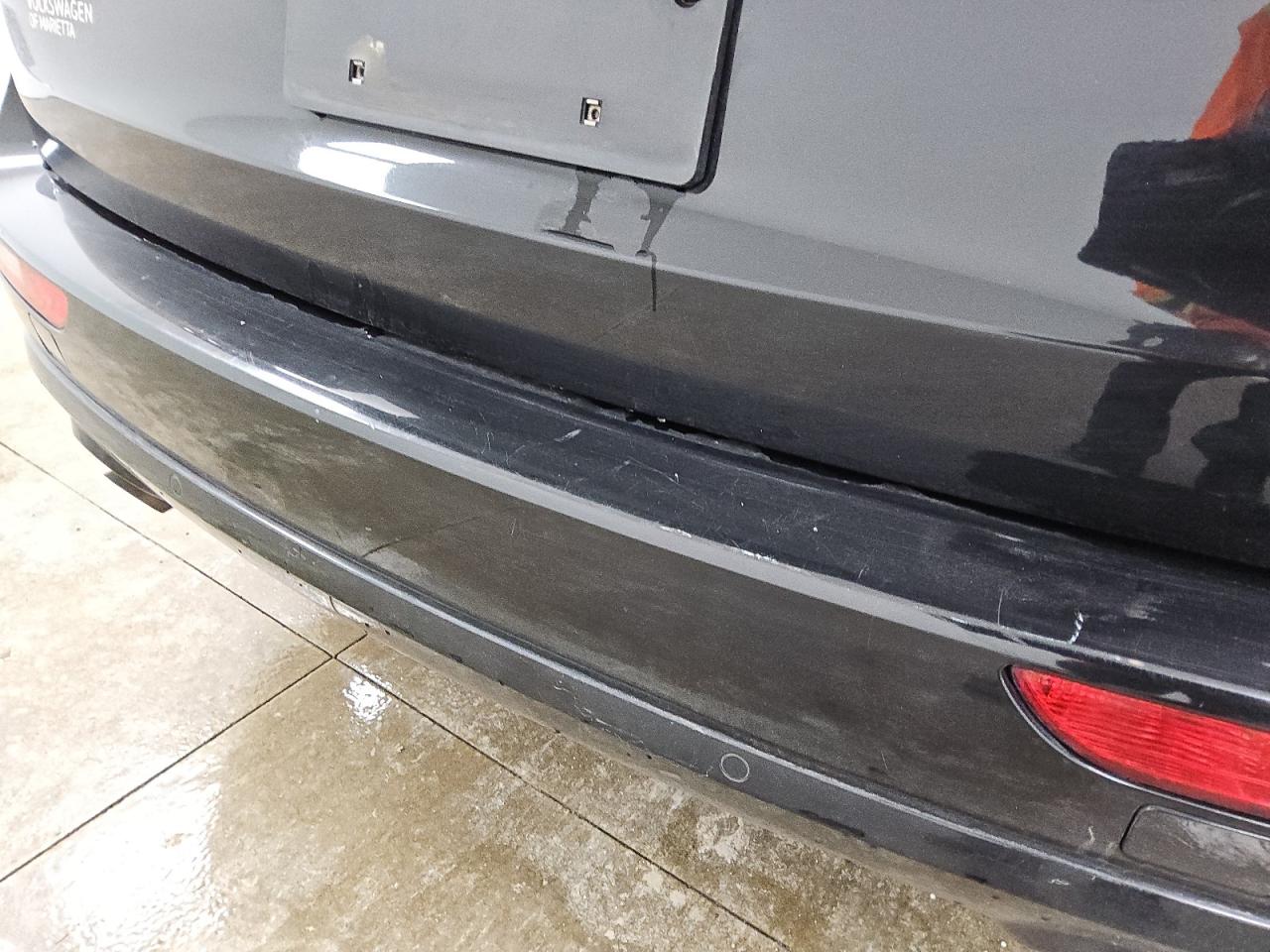 2012 Audi Q5 Premium Plus Черный vin: WA1LFAFP0CA108763 Damage: Rear Bumper, Heavy Scratch, > 12 Inches
