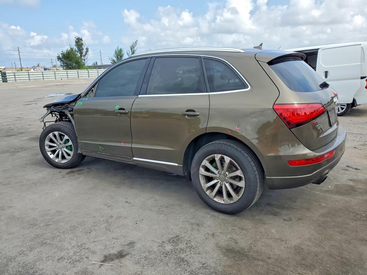 2014 Audi Q5 Premium Plus Коричневый vin: WA1LFAFP0EA002297