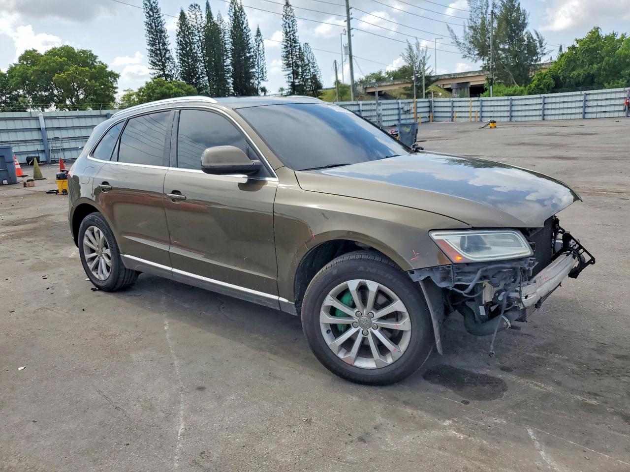 2014 Audi Q5 Premium Plus Коричневый vin: WA1LFAFP0EA002297