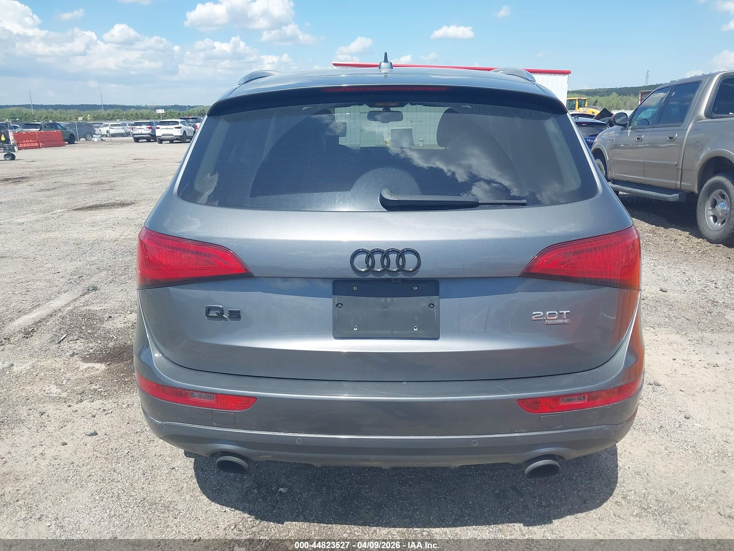 2014 Audi Q5 2.0t Premium Gray vin: WA1LFAFP0EA004986