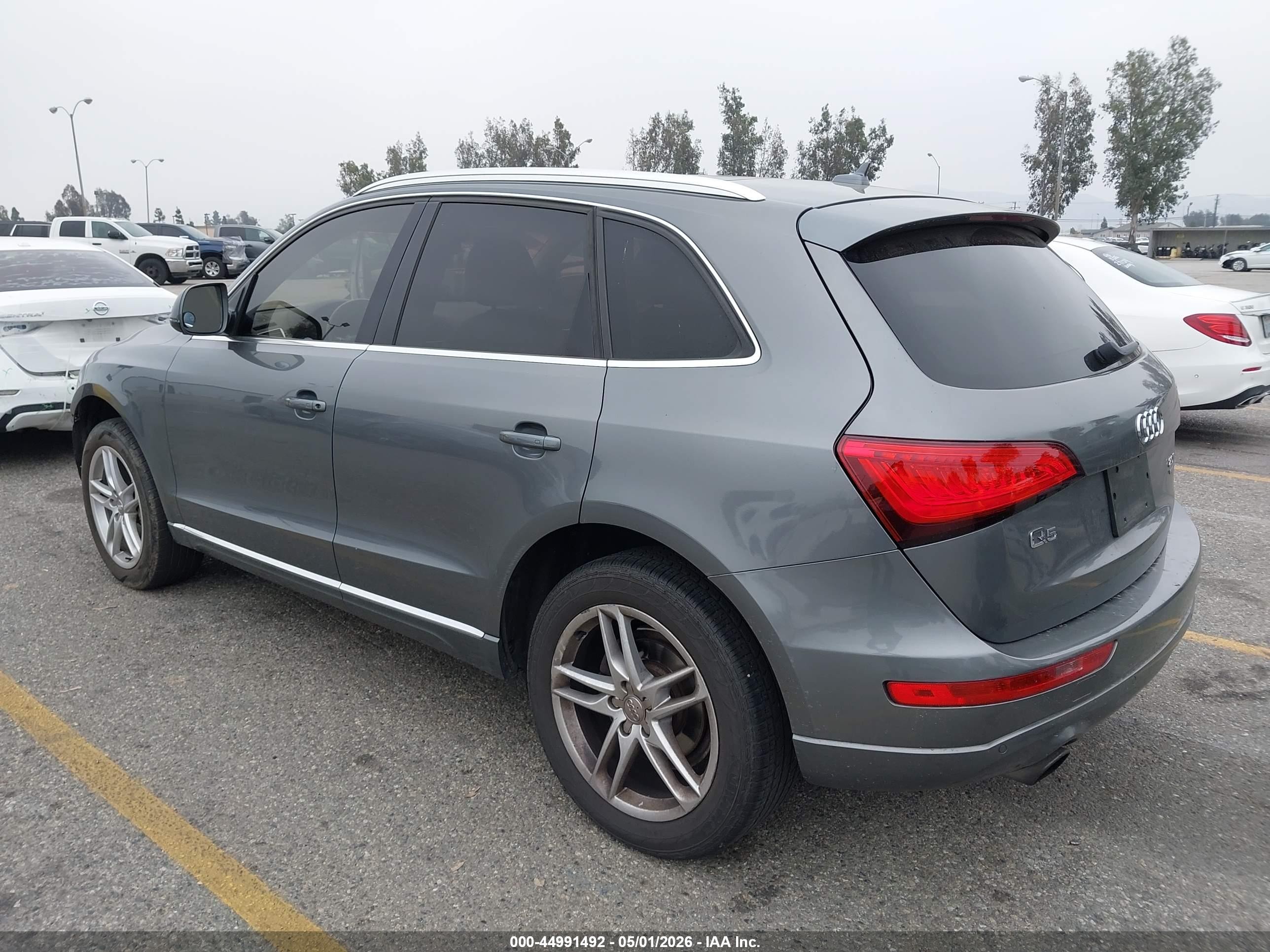 2014 Audi Q5 2.0t Premium Gray vin: WA1LFAFP0EA057087