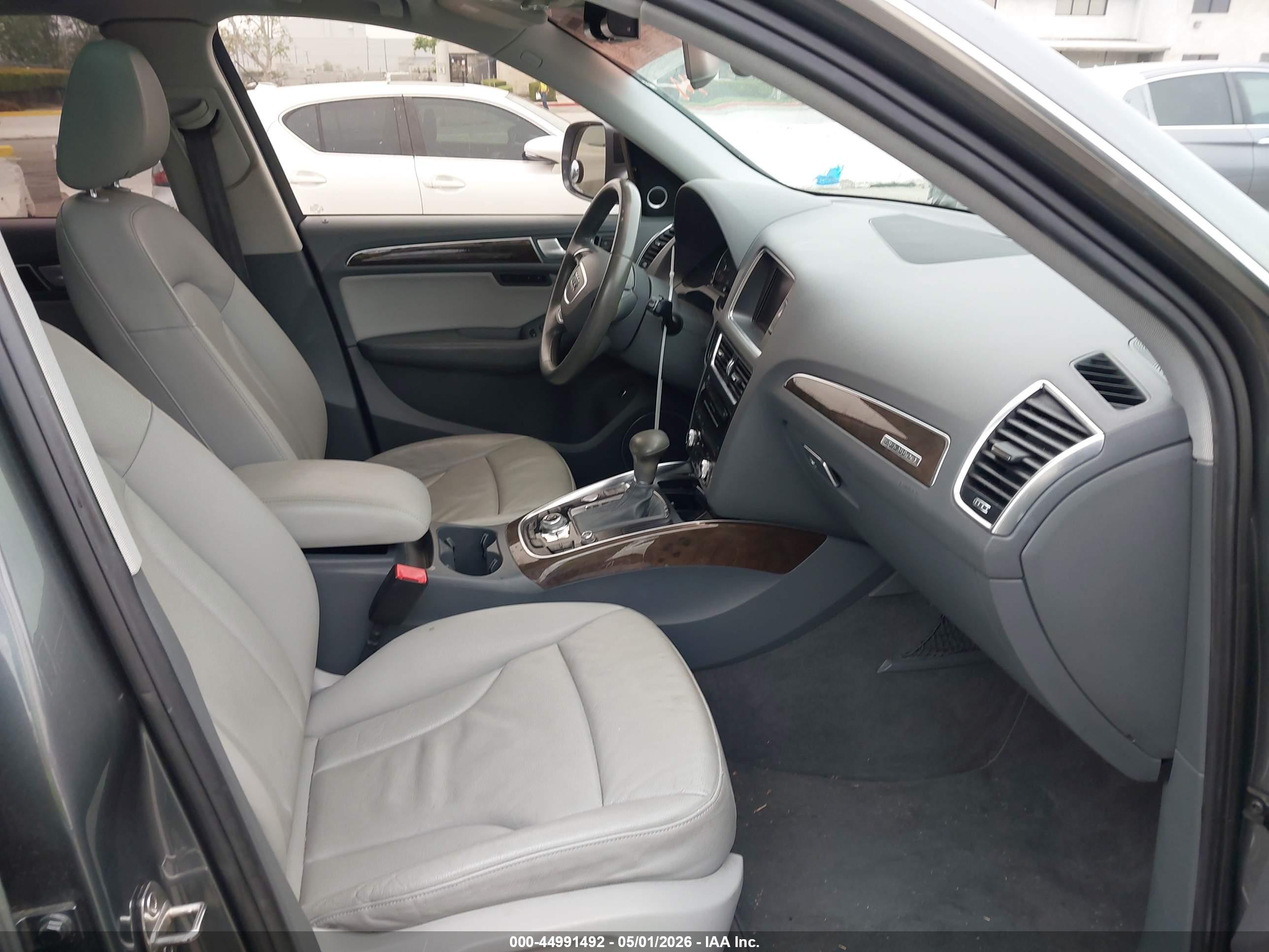 2014 Audi Q5 2.0t Premium Gray vin: WA1LFAFP0EA057087