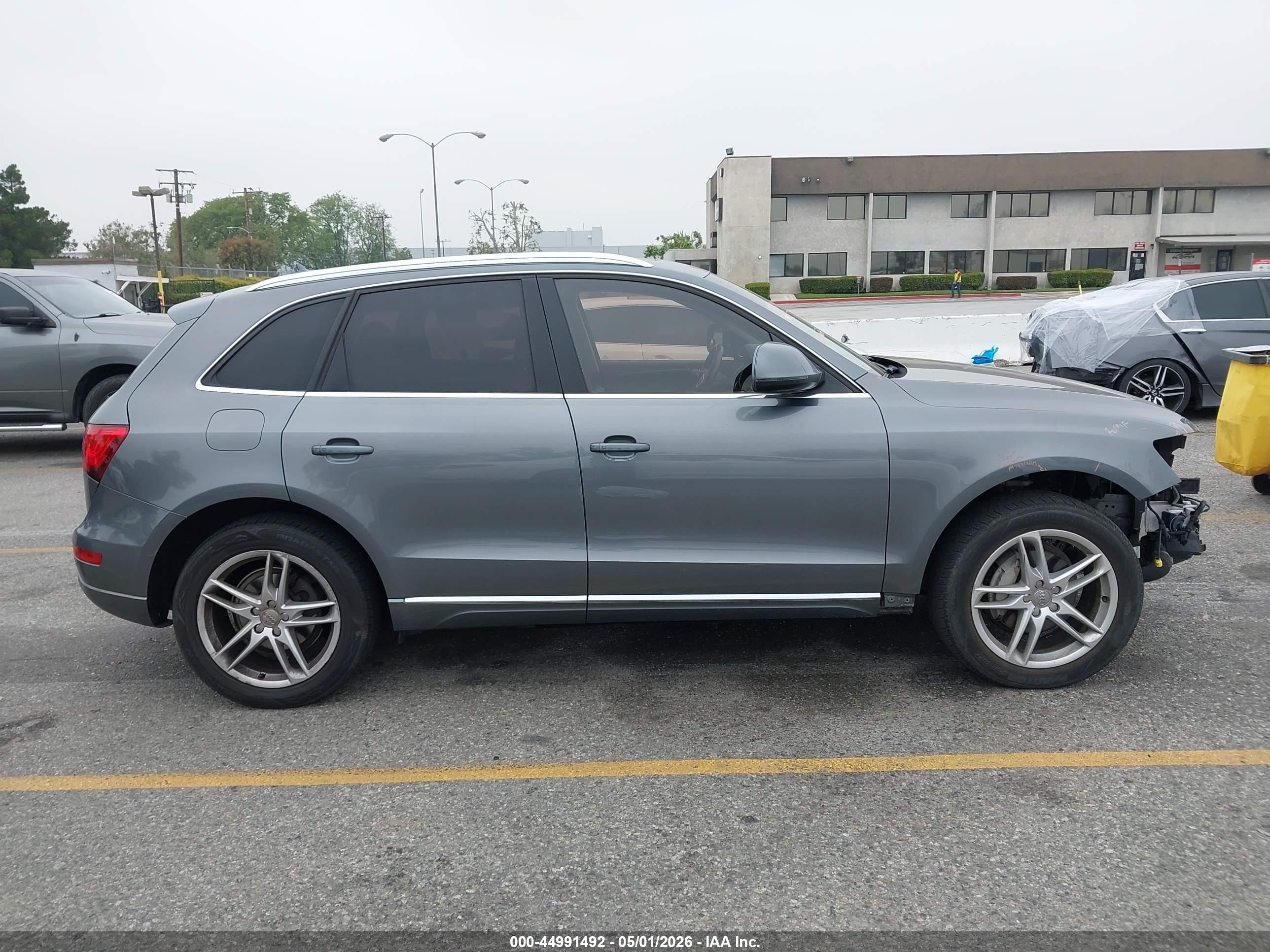 2014 Audi Q5 2.0t Premium Gray vin: WA1LFAFP0EA057087