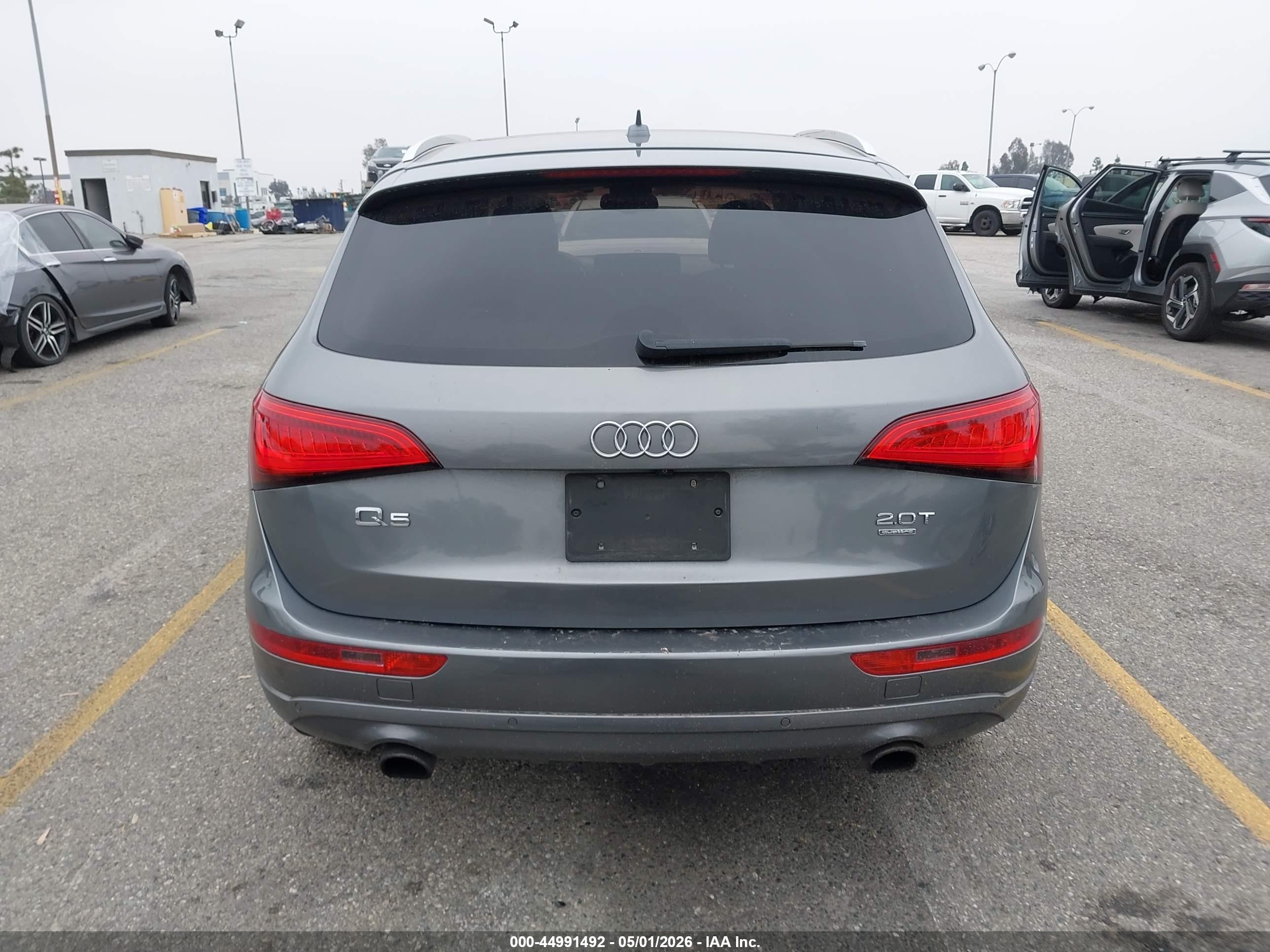 2014 Audi Q5 2.0t Premium Gray vin: WA1LFAFP0EA057087