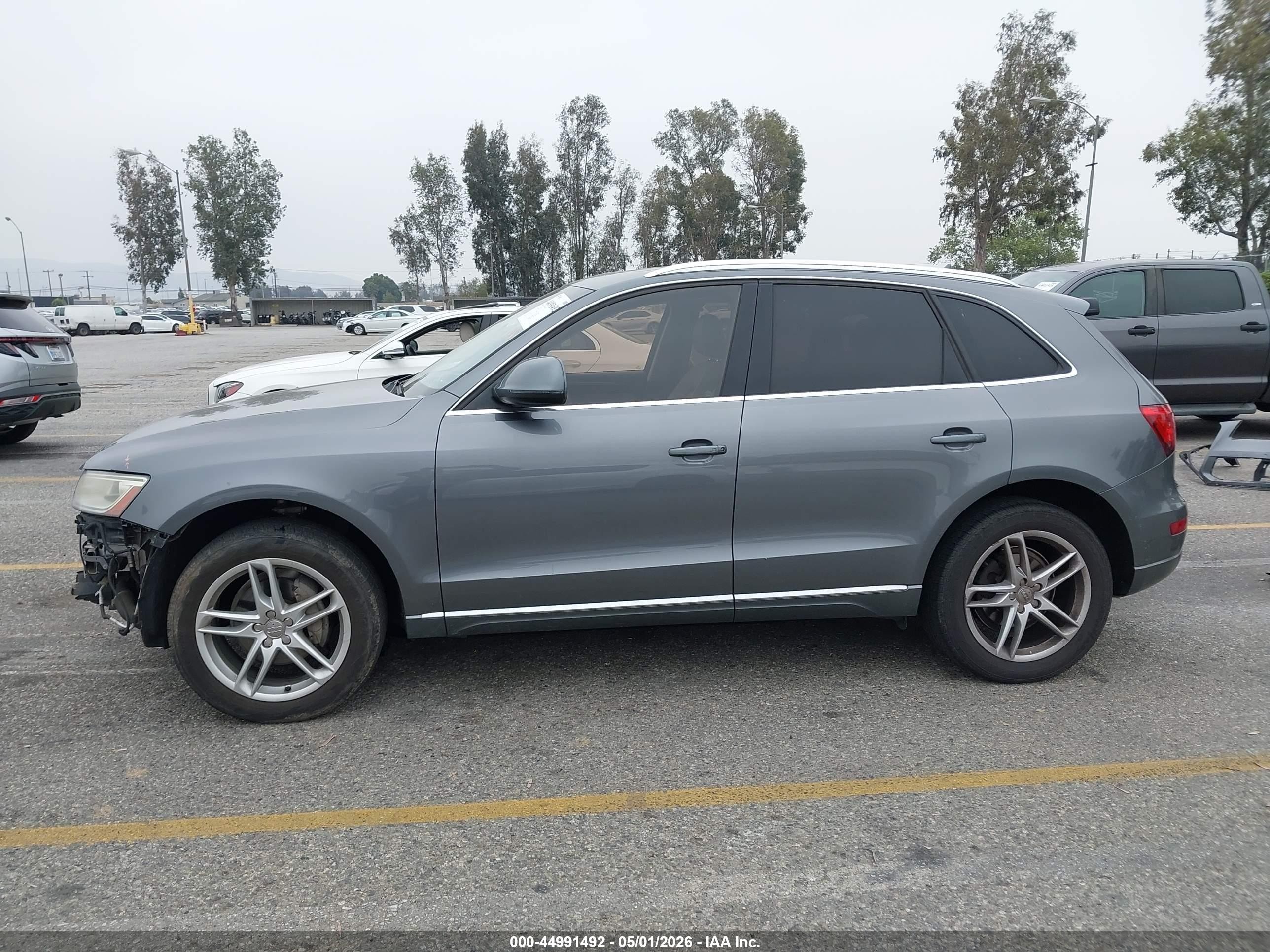 2014 Audi Q5 2.0t Premium Gray vin: WA1LFAFP0EA057087