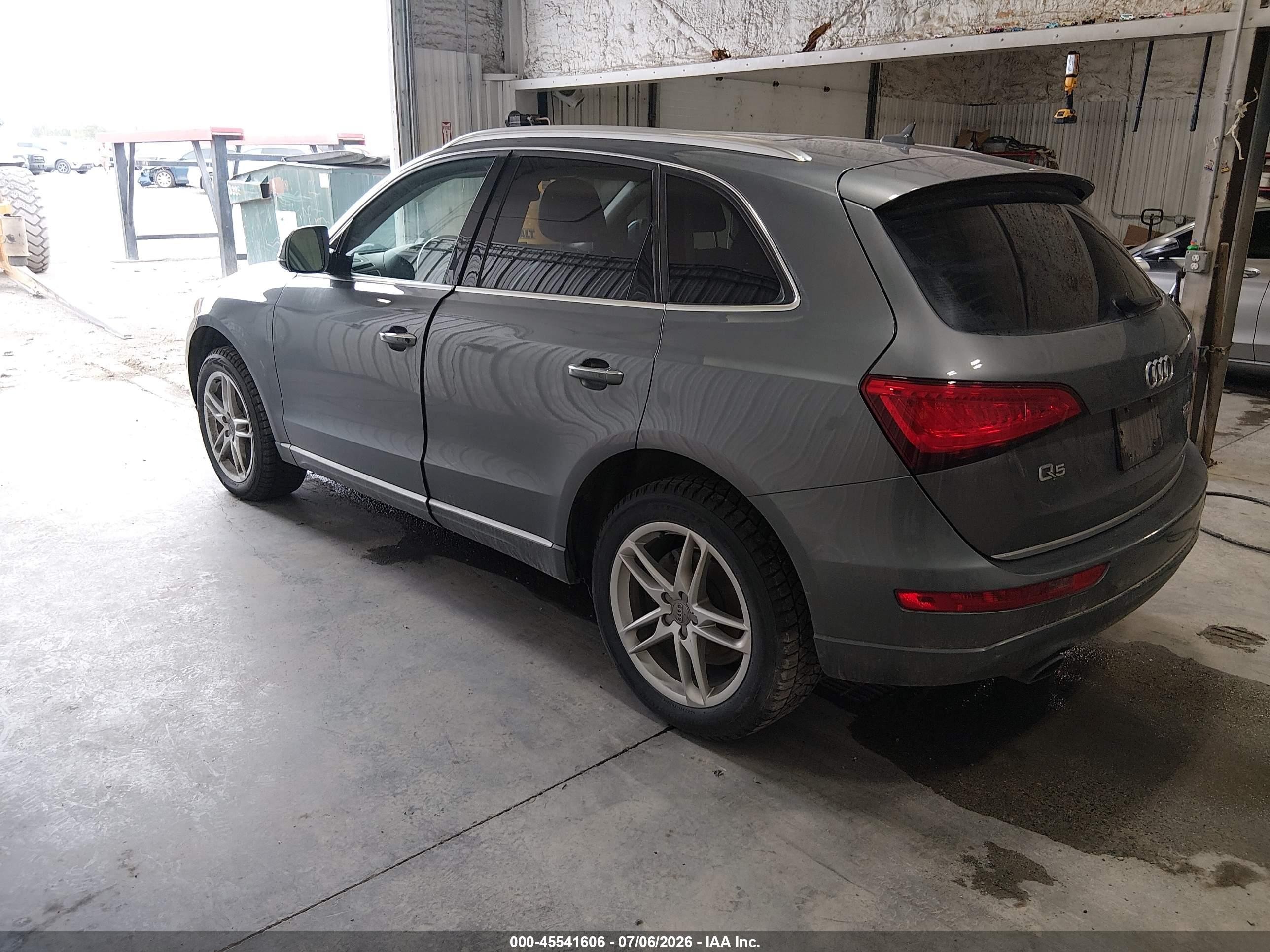 2015 Audi Q5 2.0t Premium Gray vin: WA1LFAFP0FA078149