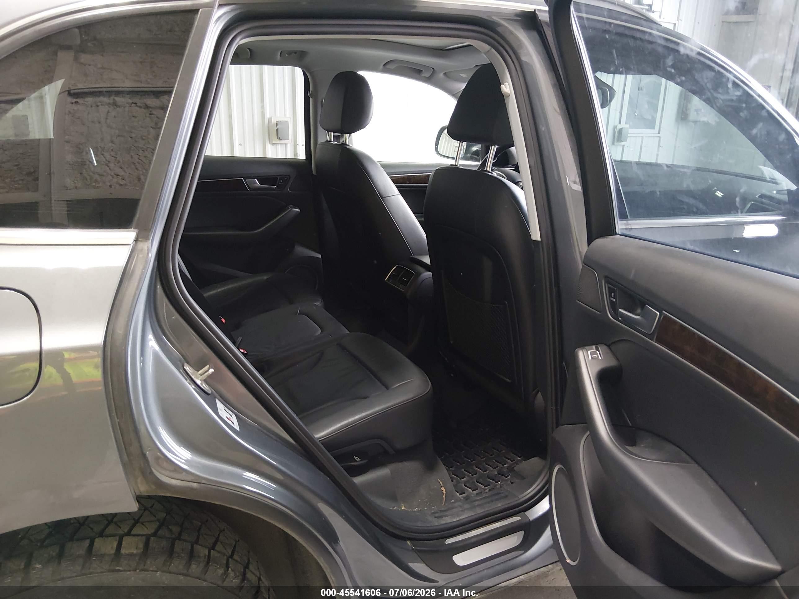 2015 Audi Q5 2.0t Premium Gray vin: WA1LFAFP0FA078149