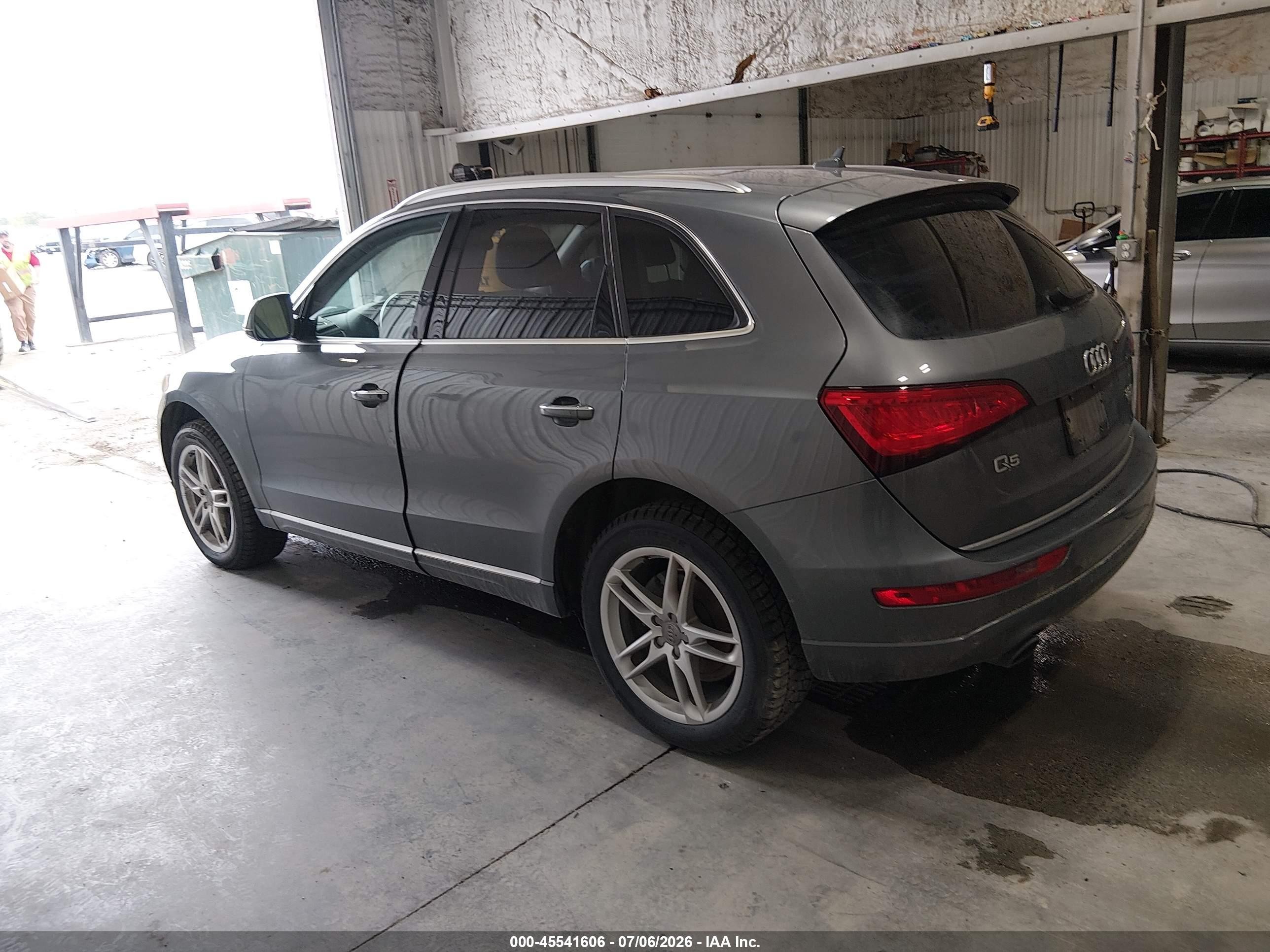 2015 Audi Q5 2.0t Premium Gray vin: WA1LFAFP0FA078149
