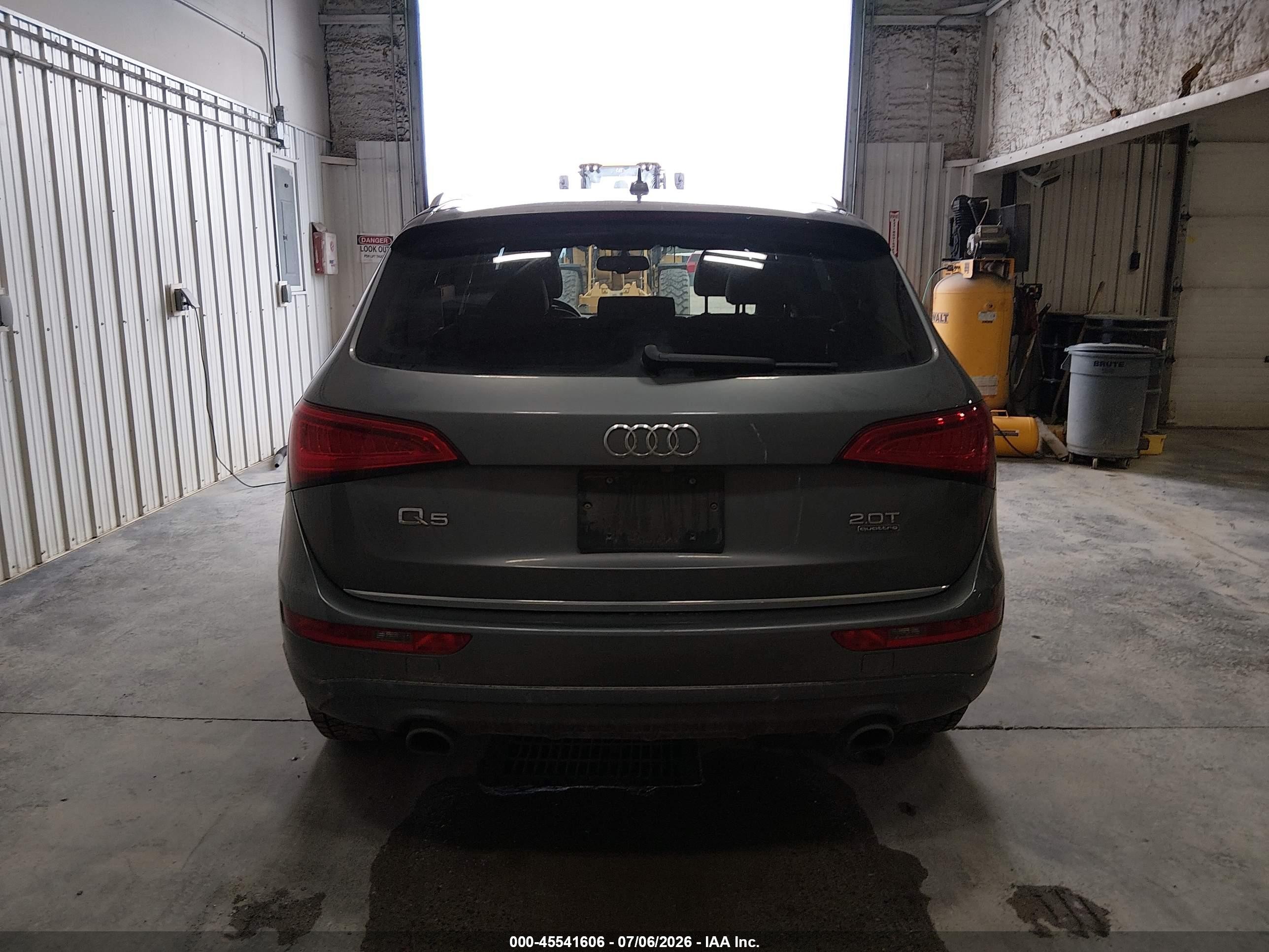 2015 Audi Q5 2.0t Premium Gray vin: WA1LFAFP0FA078149