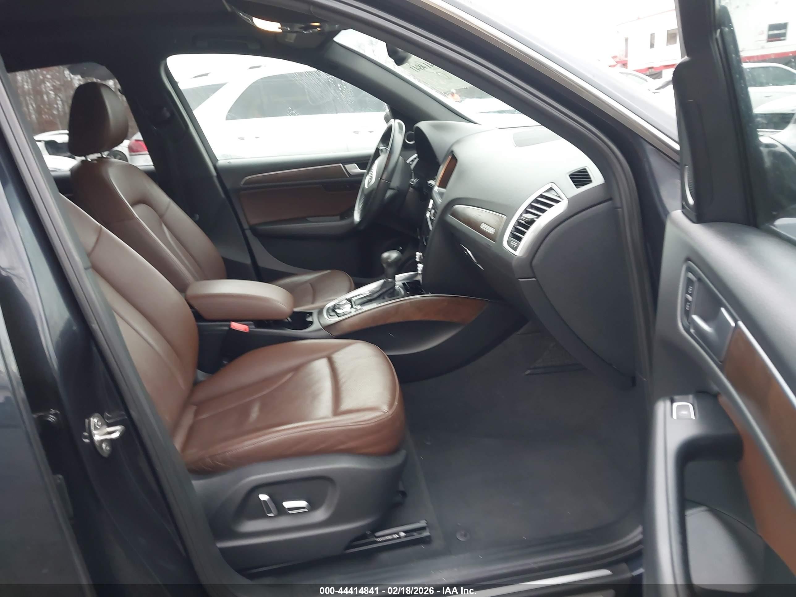 2015 Audi Q5 2.0t Premium Black vin: WA1LFAFP0FA086381
