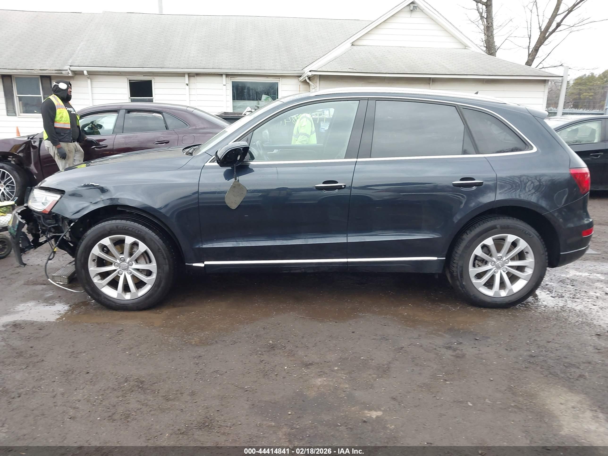 2015 Audi Q5 2.0t Premium Black vin: WA1LFAFP0FA086381
