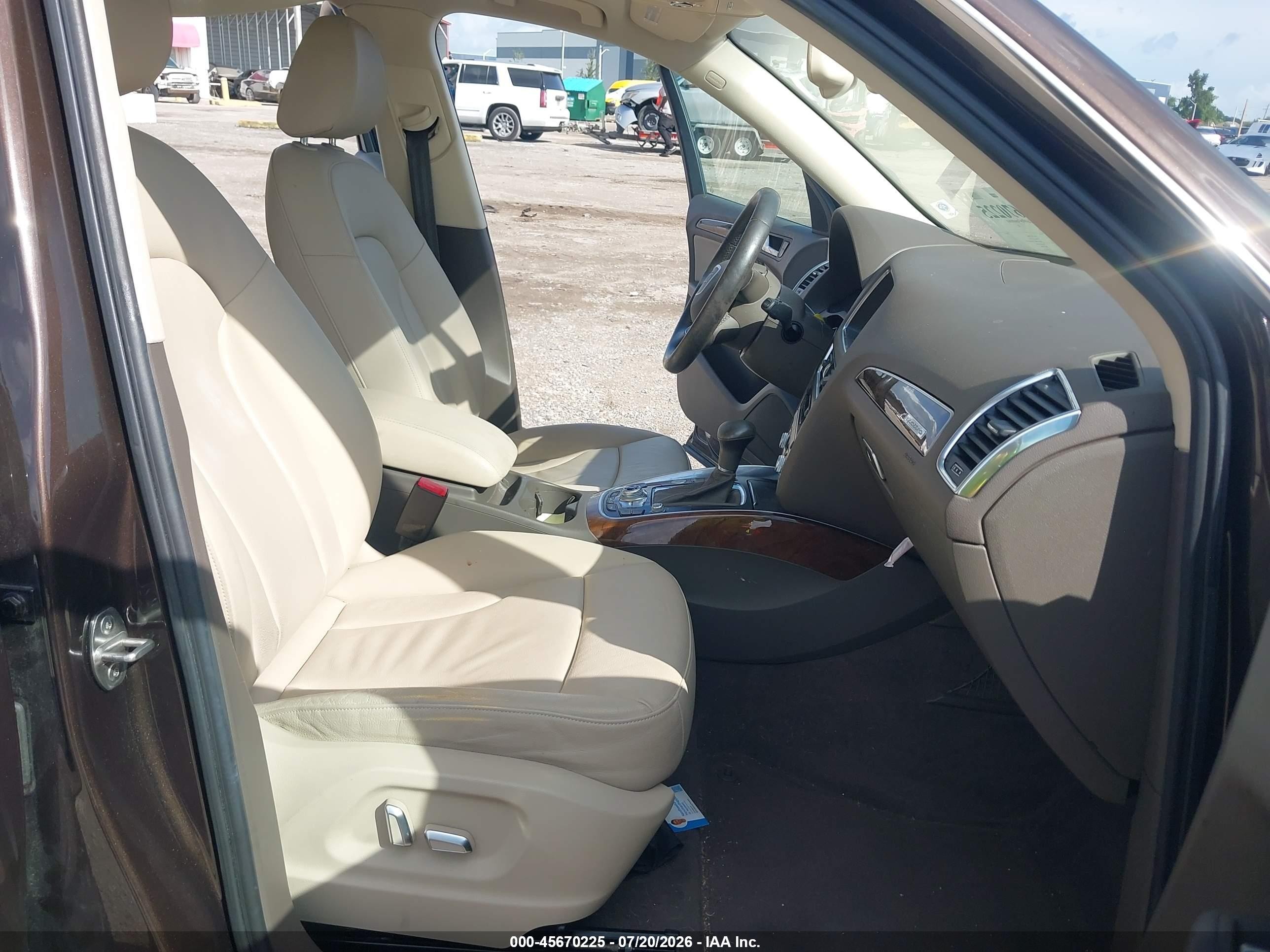 2015 Audi Q5 2.0t Premium Brown vin: WA1LFAFP0FA102577