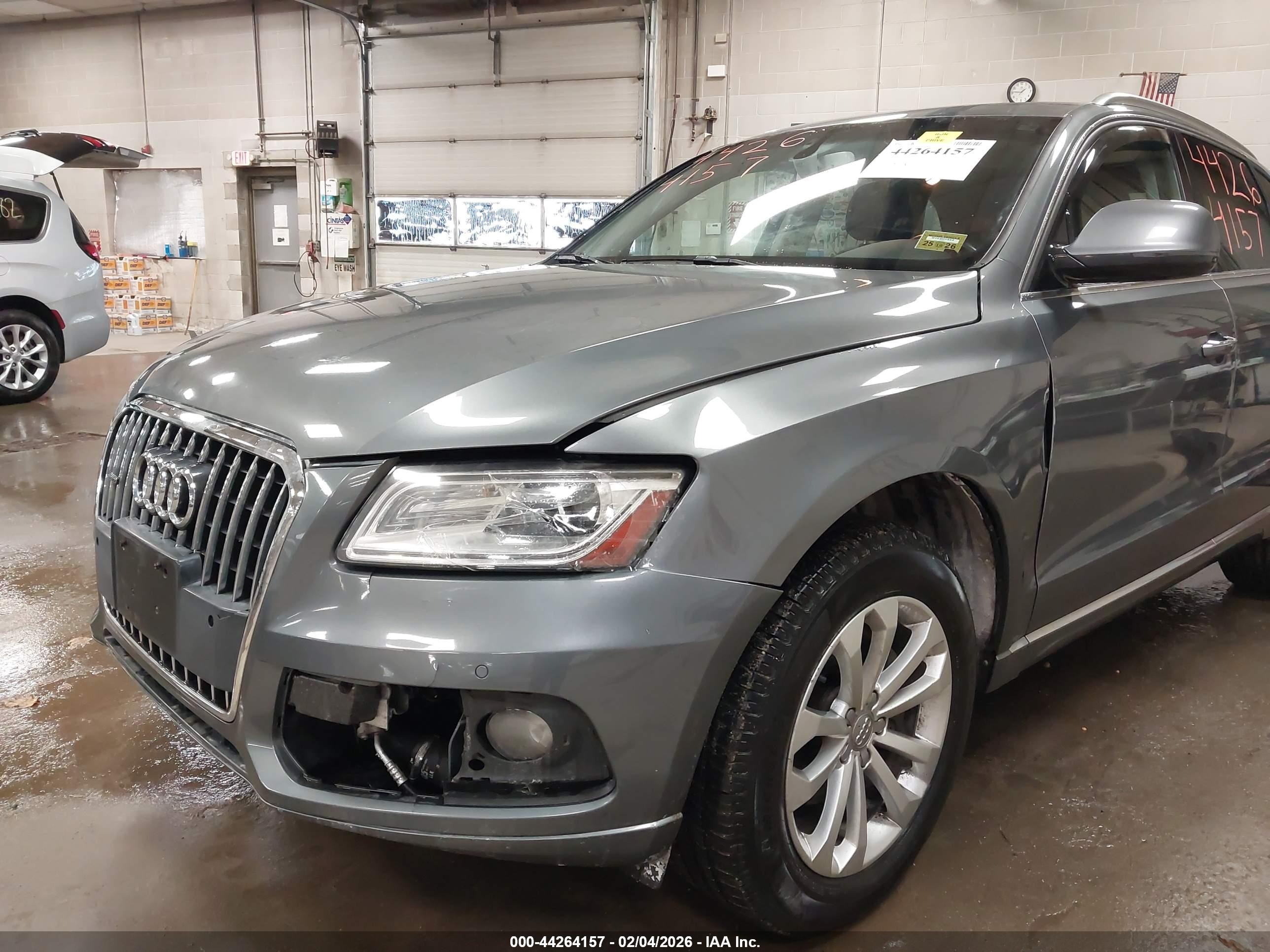 2015 Audi Q5 2.0t Premium Gray vin: WA1LFAFP0FA113370