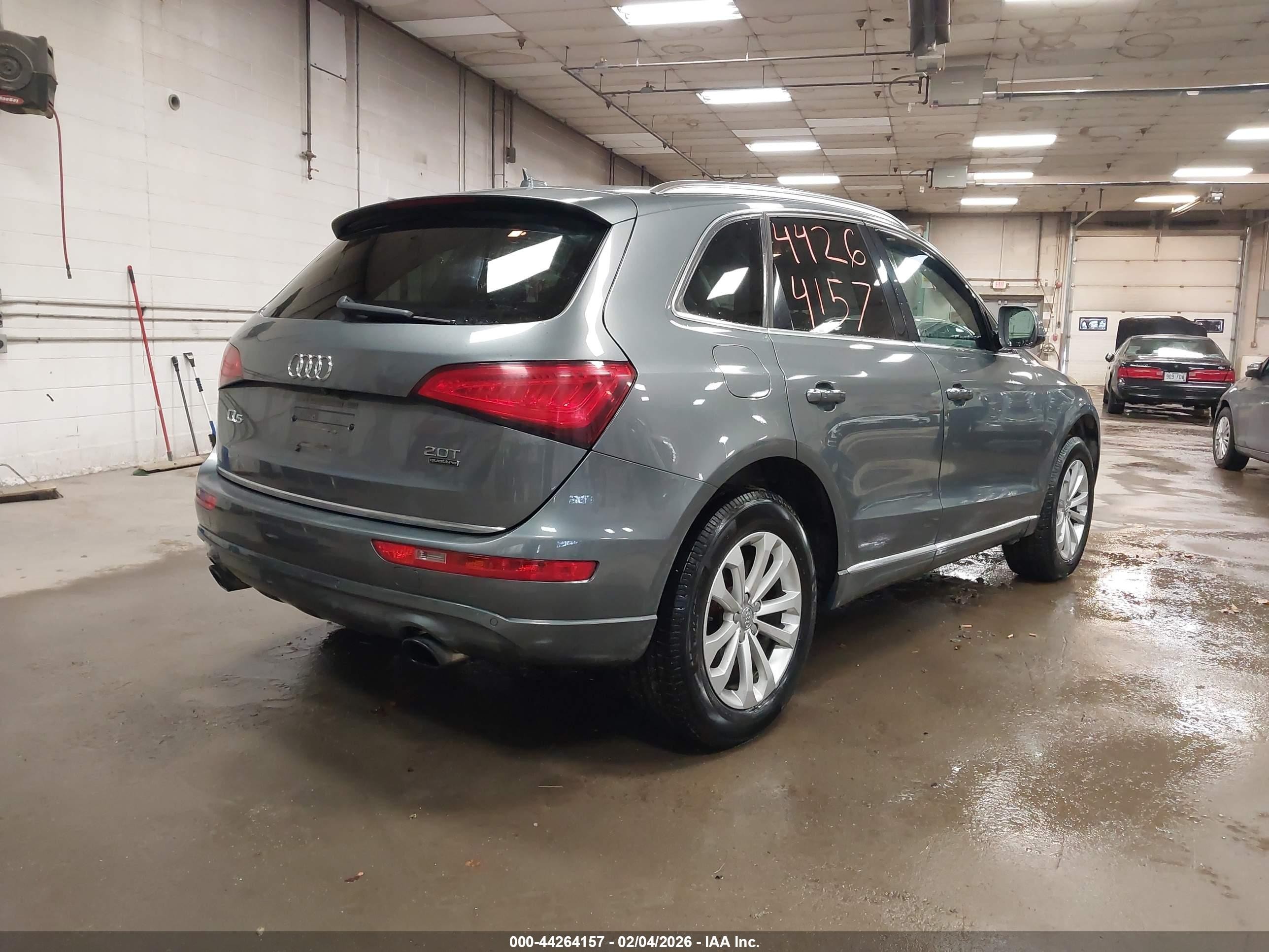 2015 Audi Q5 2.0t Premium Gray vin: WA1LFAFP0FA113370