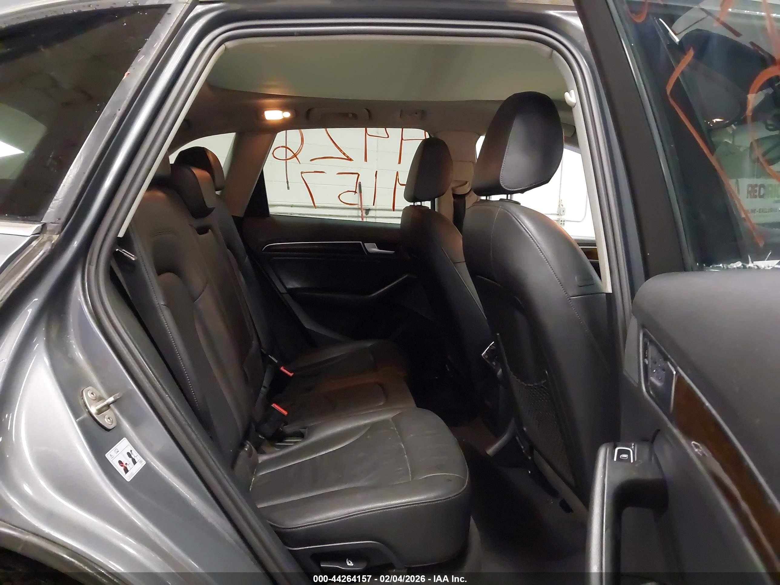 2015 Audi Q5 2.0t Premium Gray vin: WA1LFAFP0FA113370