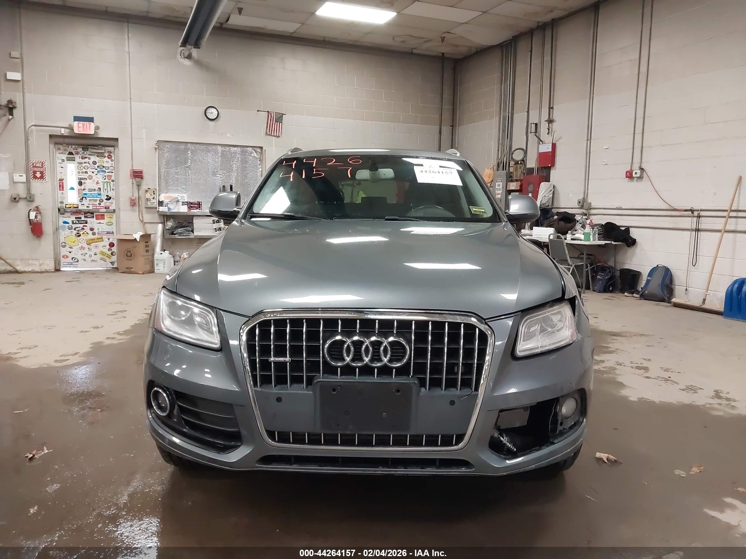 2015 Audi Q5 2.0t Premium Gray vin: WA1LFAFP0FA113370