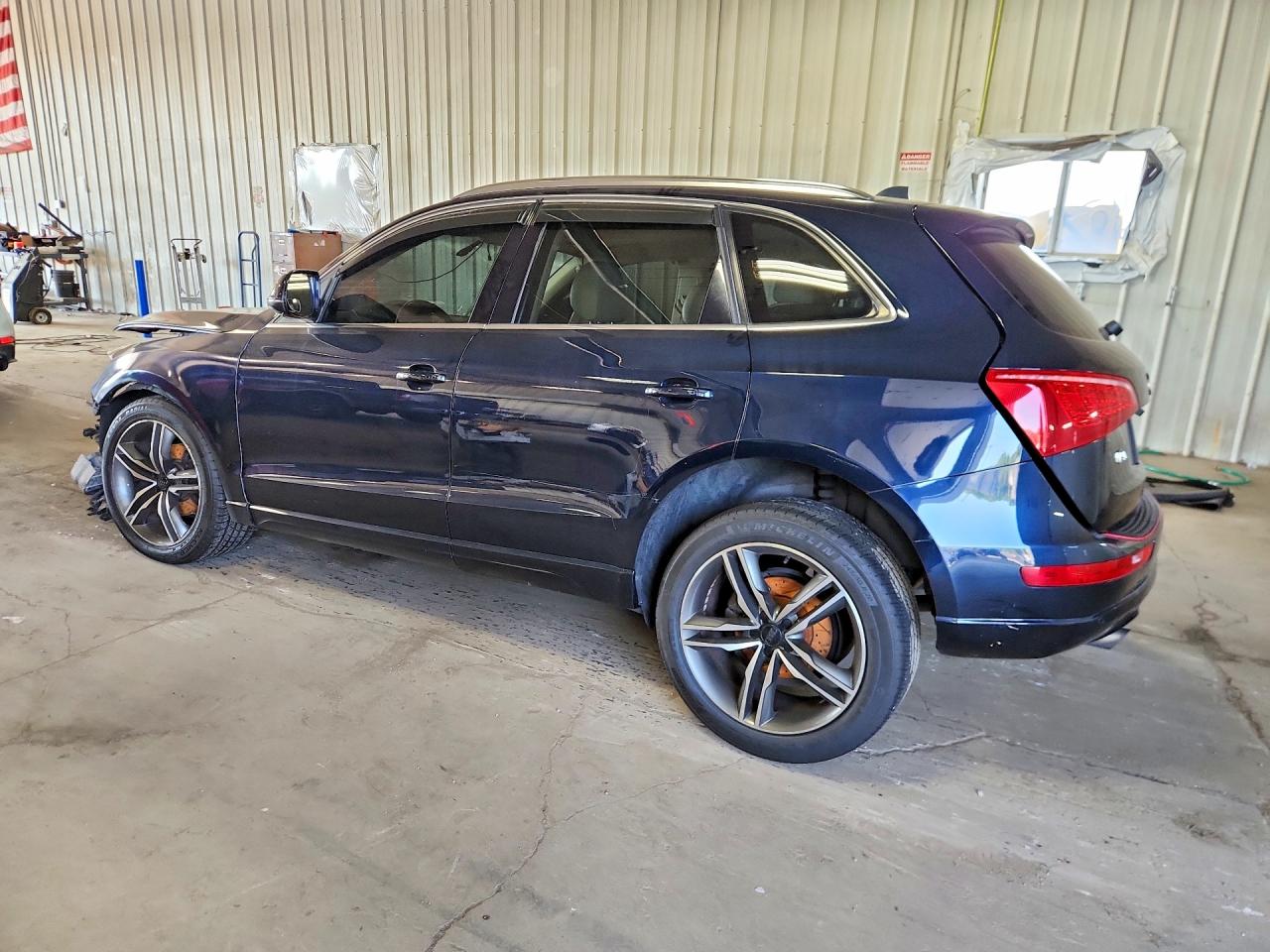2011 Audi Q5 Premium Plus Синий vin: WA1LFAFP1BA044067