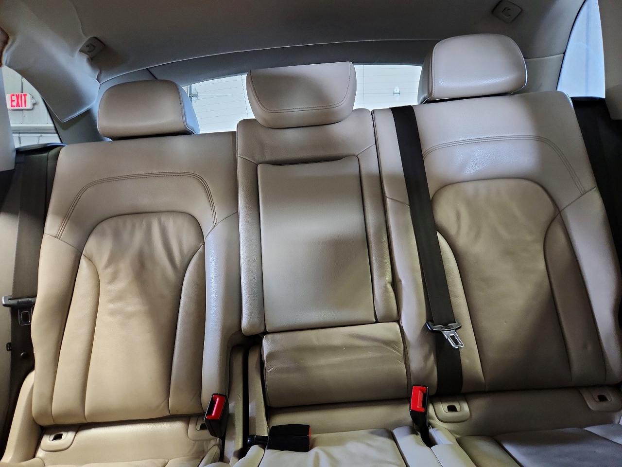 2011 Audi Q5 Premium Plus Синий vin: WA1LFAFP1BA044067