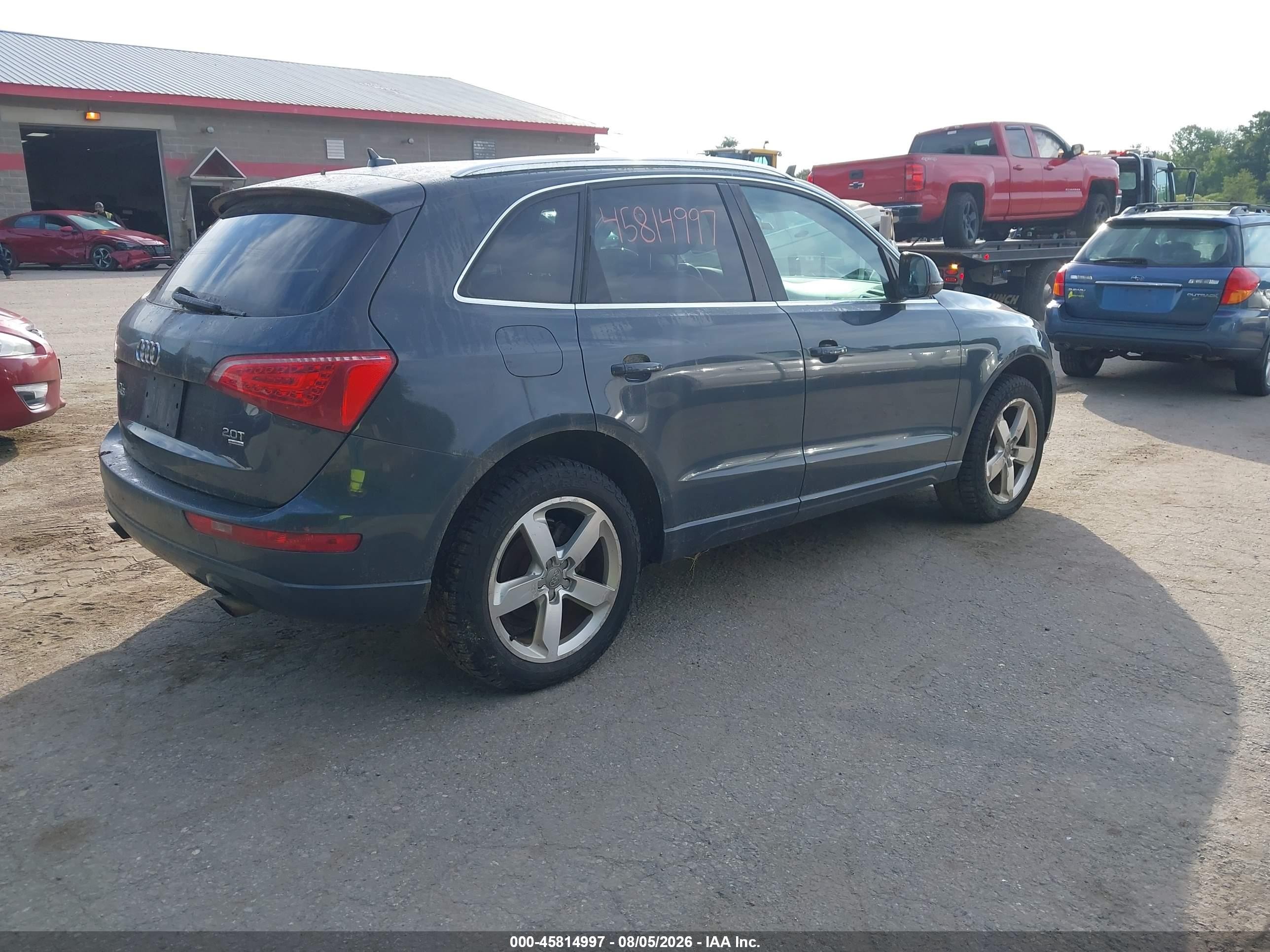 2011 Audi Q5 2.0t Premium Blue vin: WA1LFAFP1BA075092