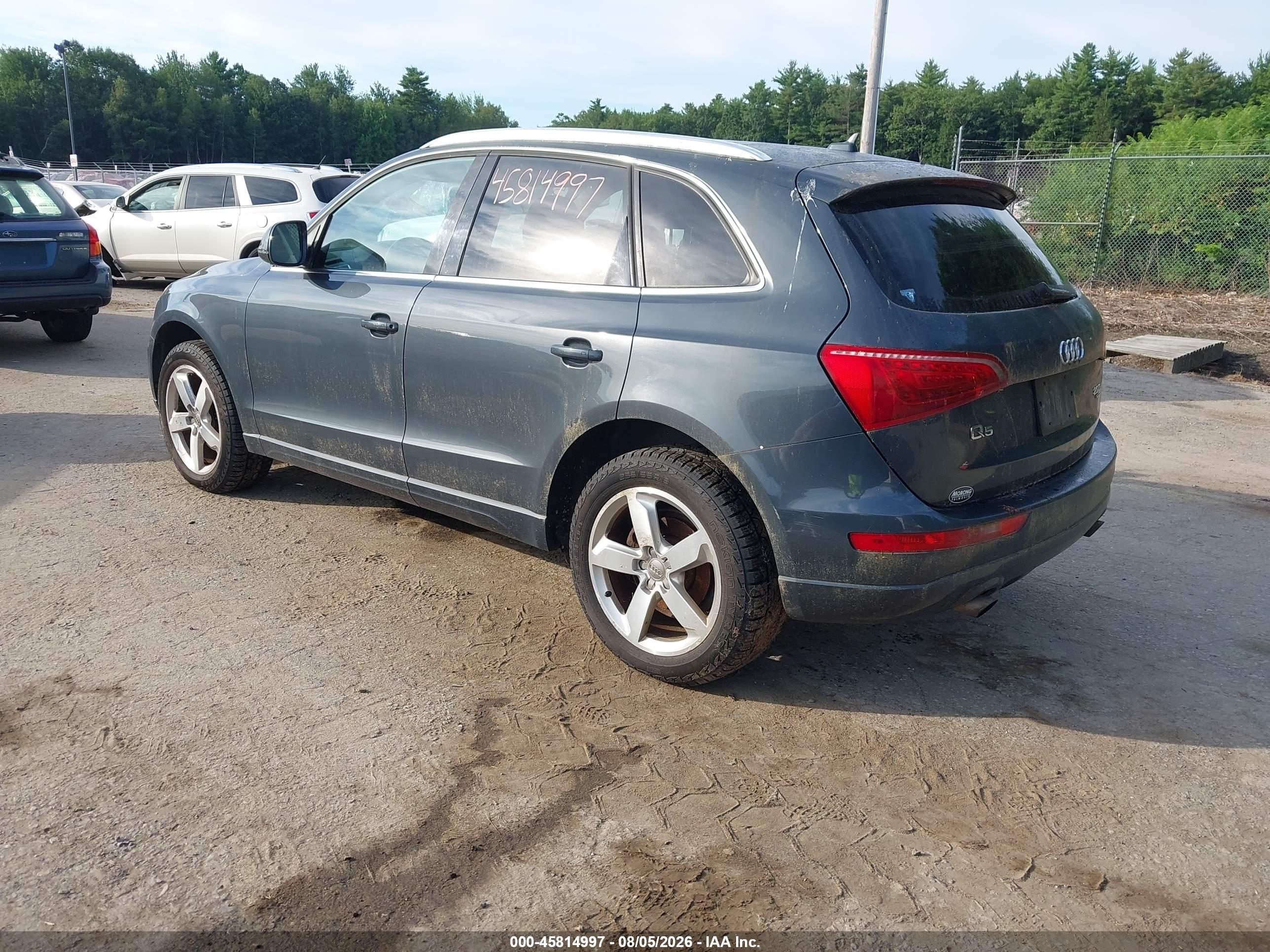 2011 Audi Q5 2.0t Premium Blue vin: WA1LFAFP1BA075092