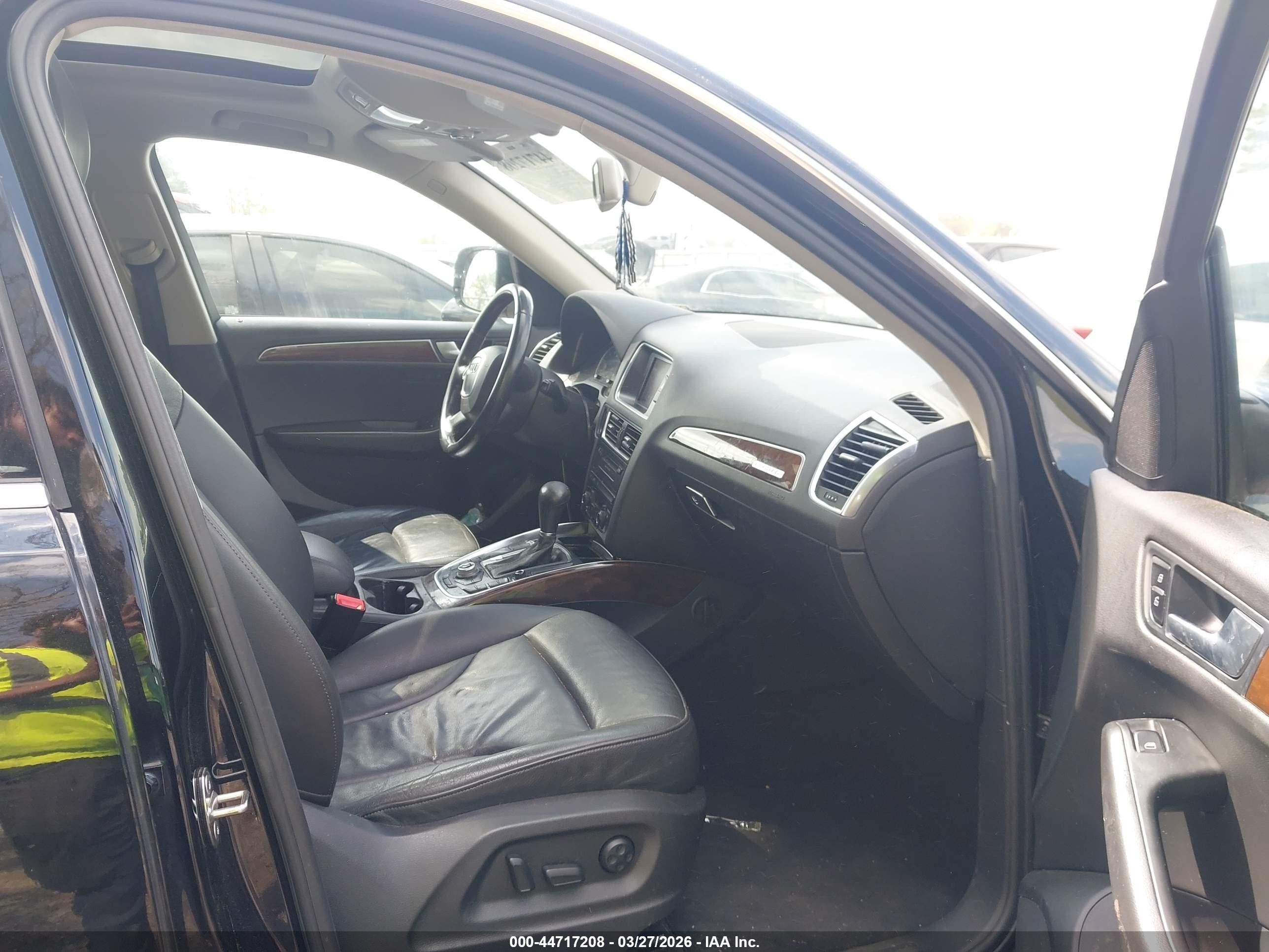 2011 Audi Q5 2.0t Premium Черный vin: WA1LFAFP1BA110147