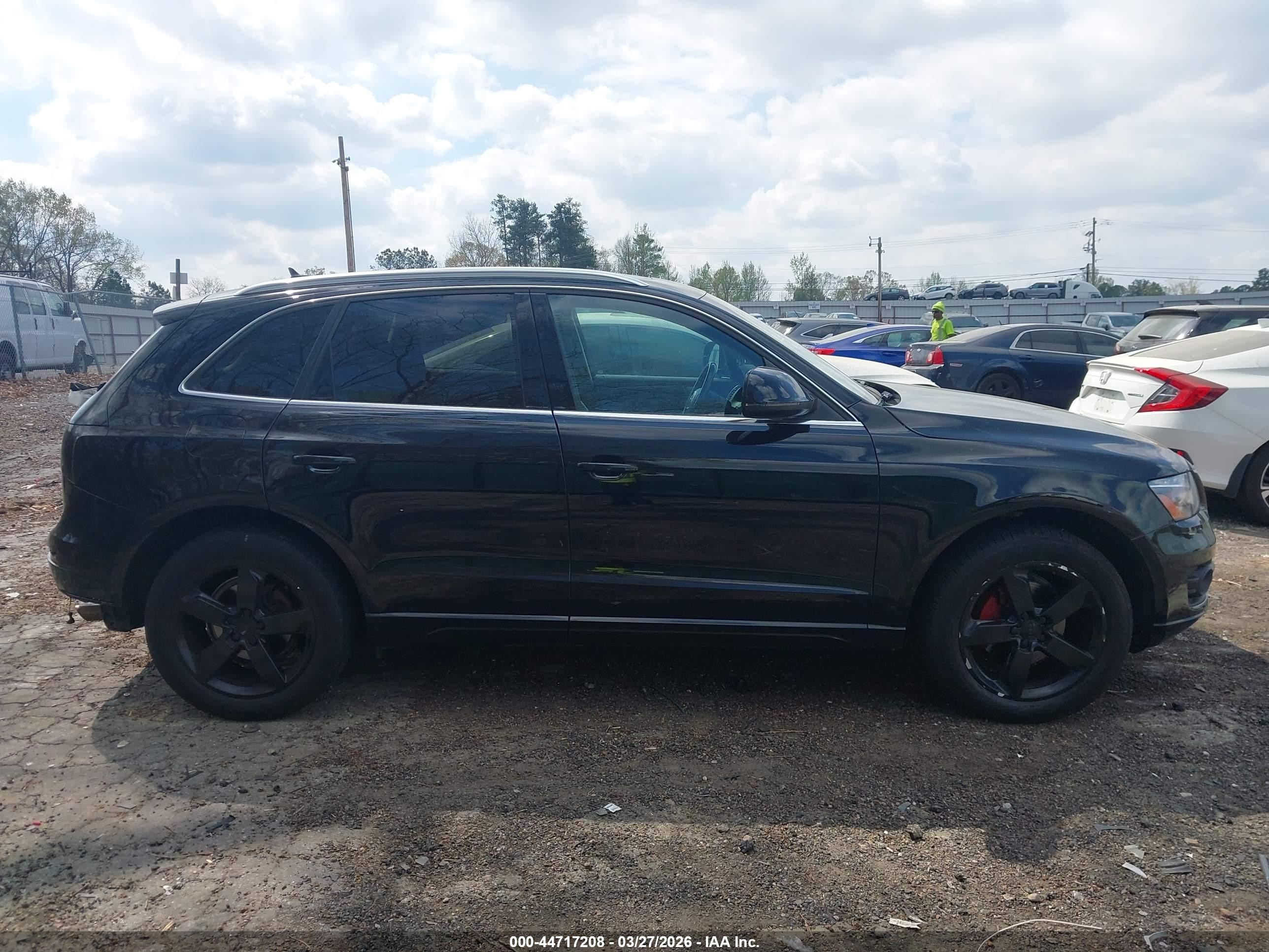 2011 Audi Q5 2.0t Premium Черный vin: WA1LFAFP1BA110147