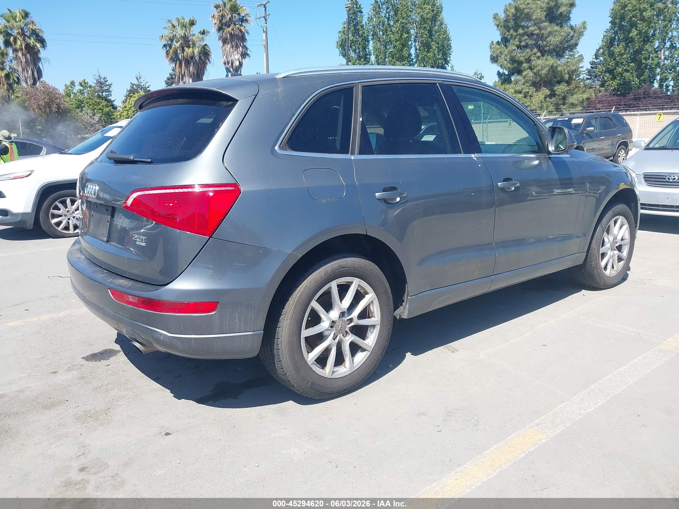 2012 Audi Q5 2.0t Premium Gray vin: WA1LFAFP1CA034043