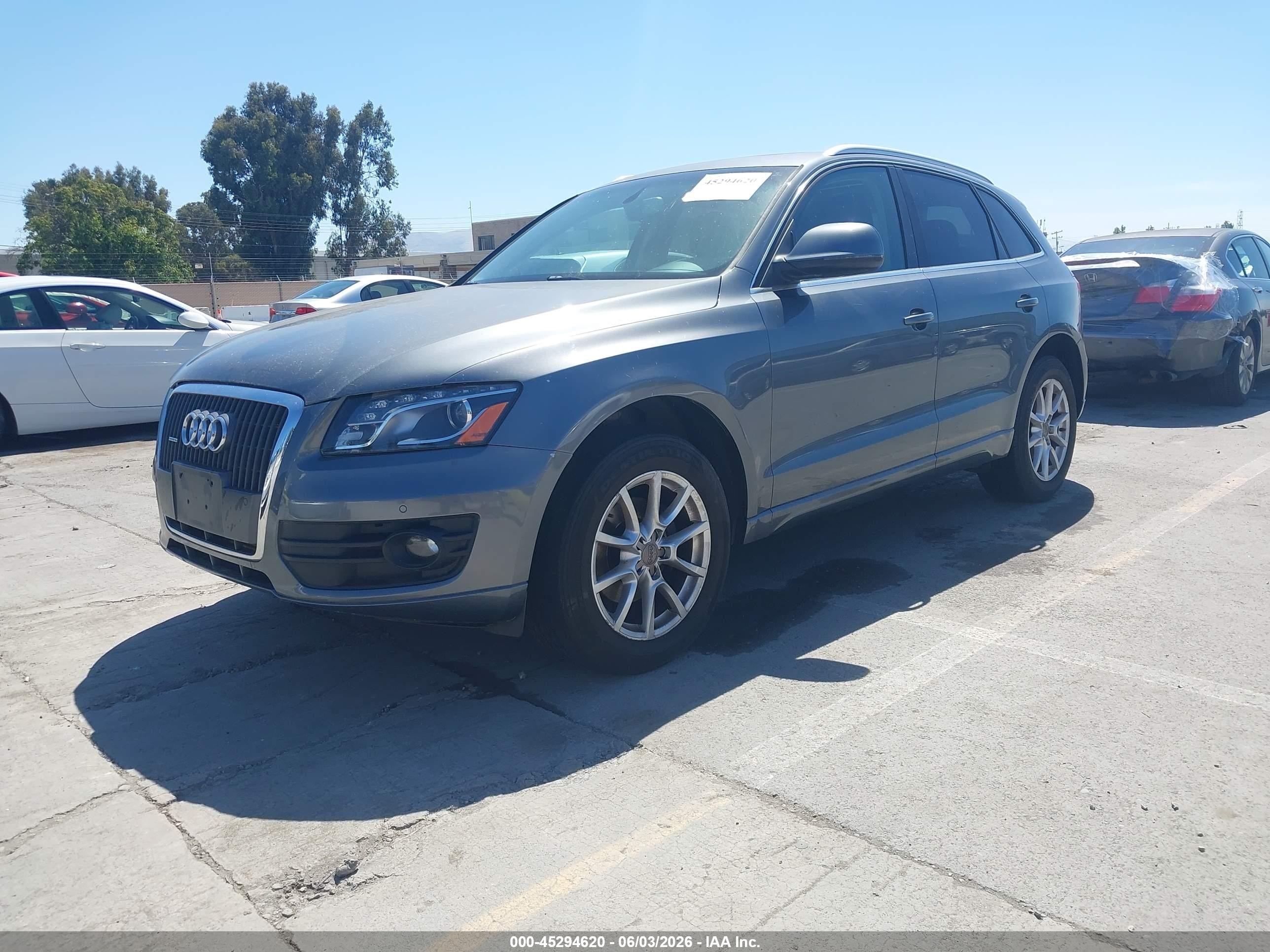 2012 Audi Q5 2.0t Premium Gray vin: WA1LFAFP1CA034043